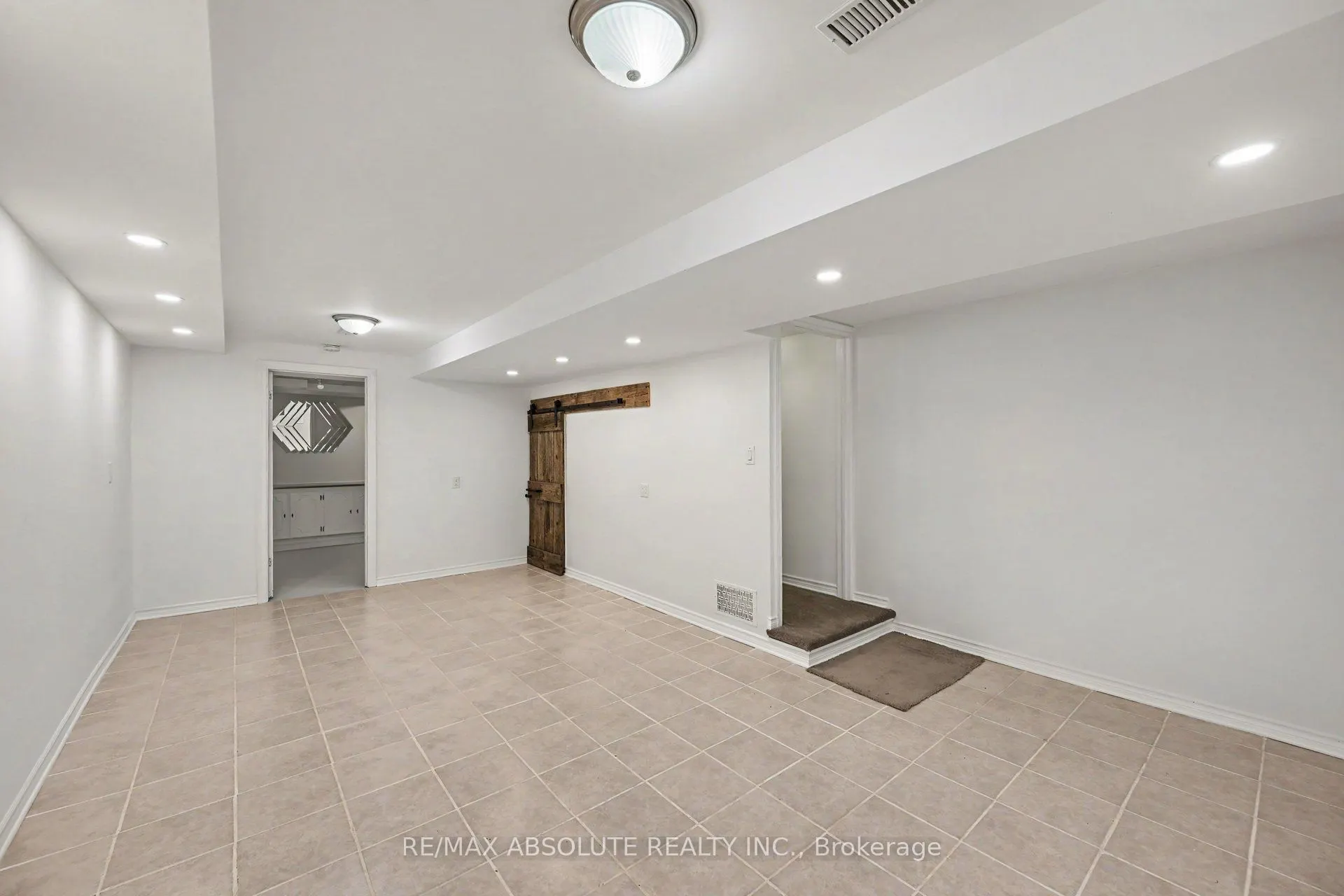 13 Spruce Crescent