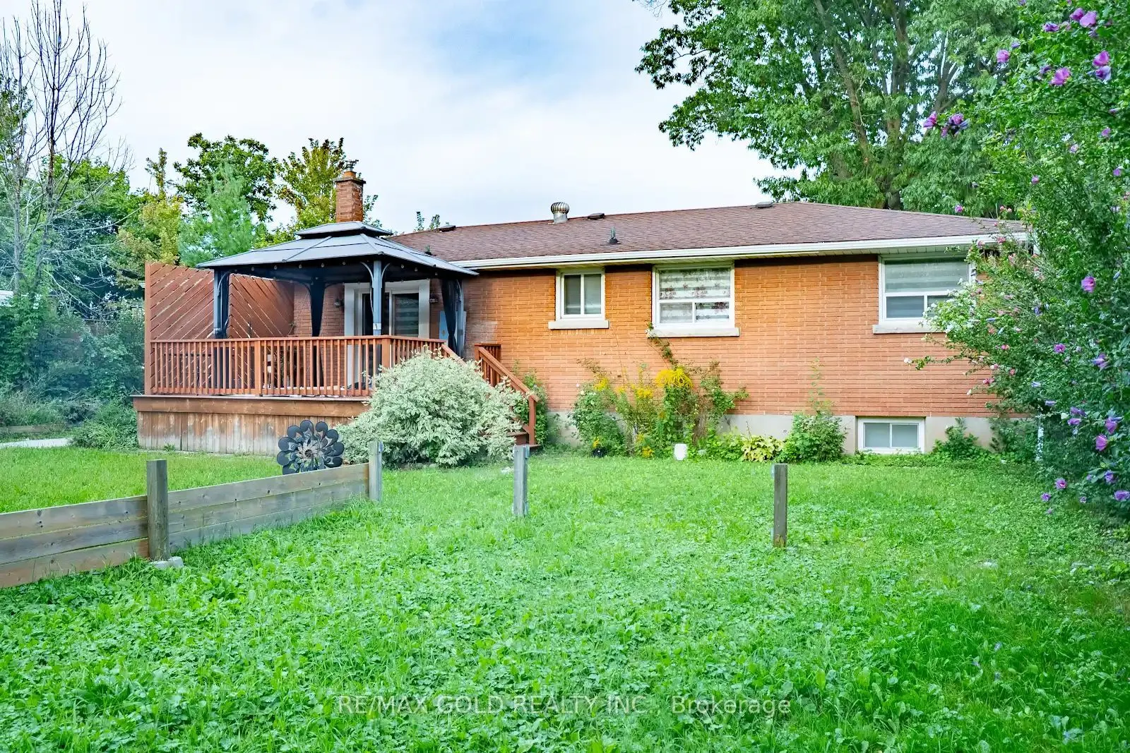 16 Braden Avenue