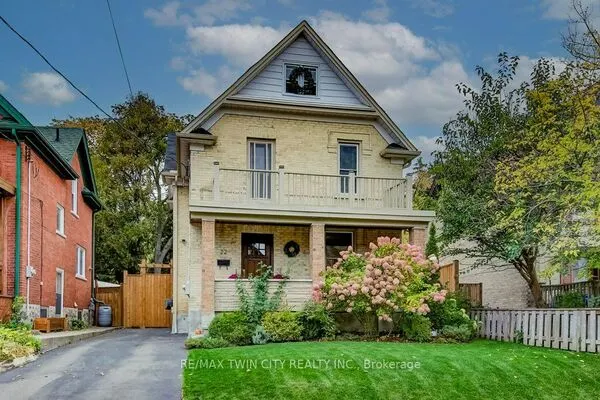 22 Whitney Place