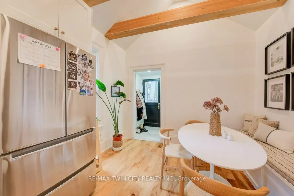 22 Whitney Place