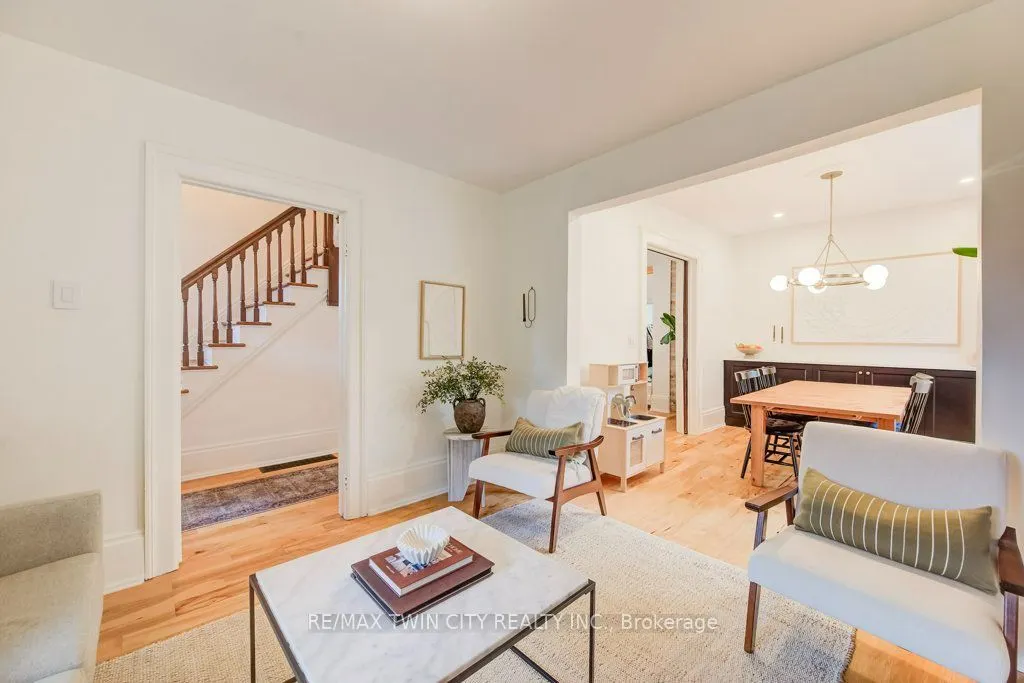 22 Whitney Place