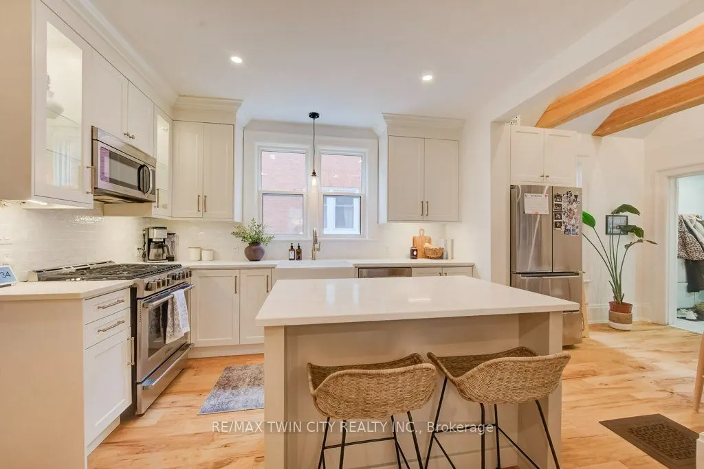 22 Whitney Place