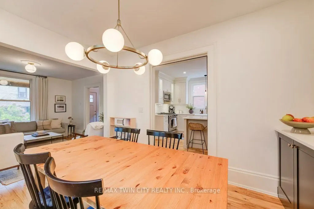 22 Whitney Place