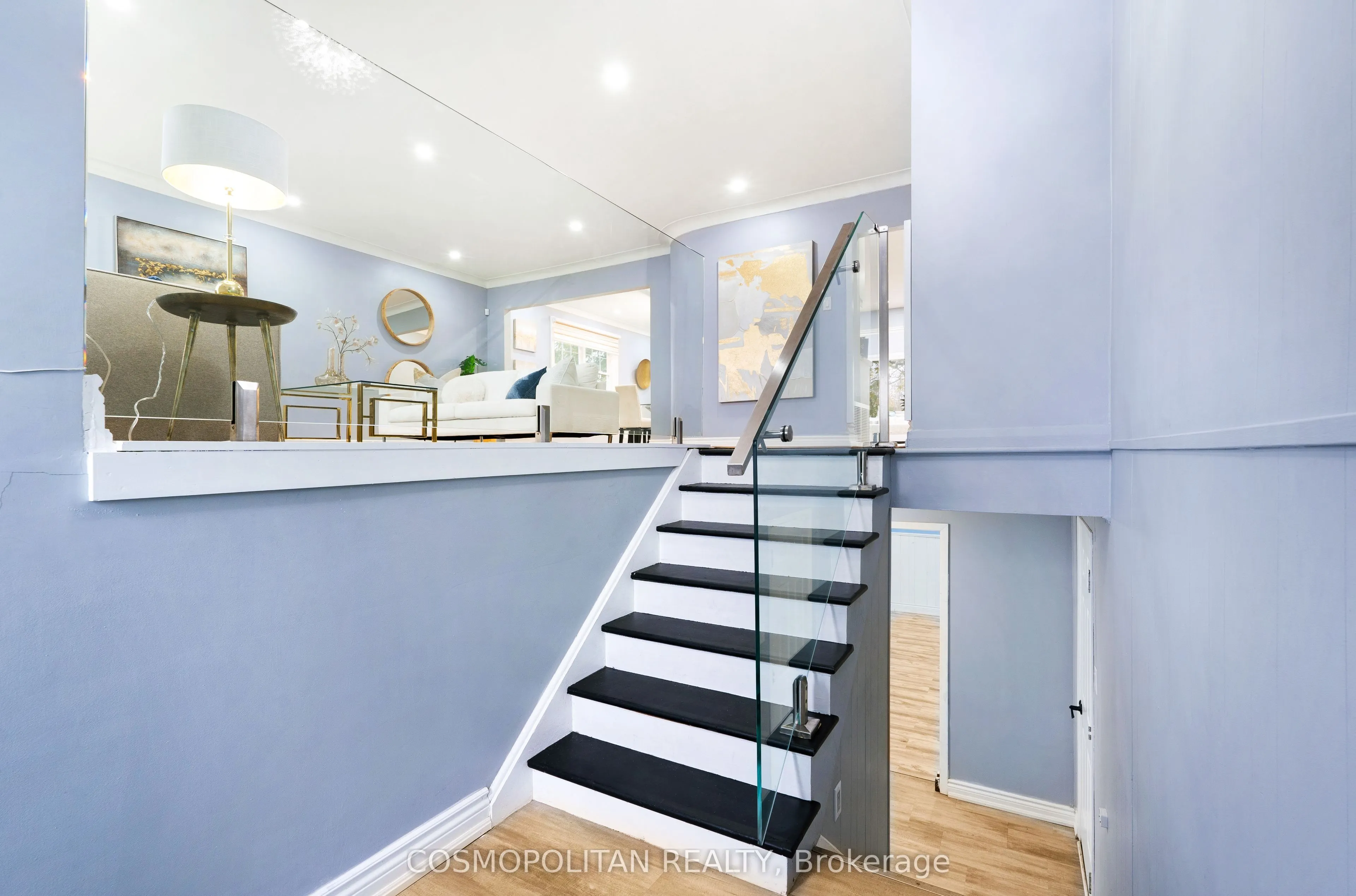 431 NIAGARA Boulevard