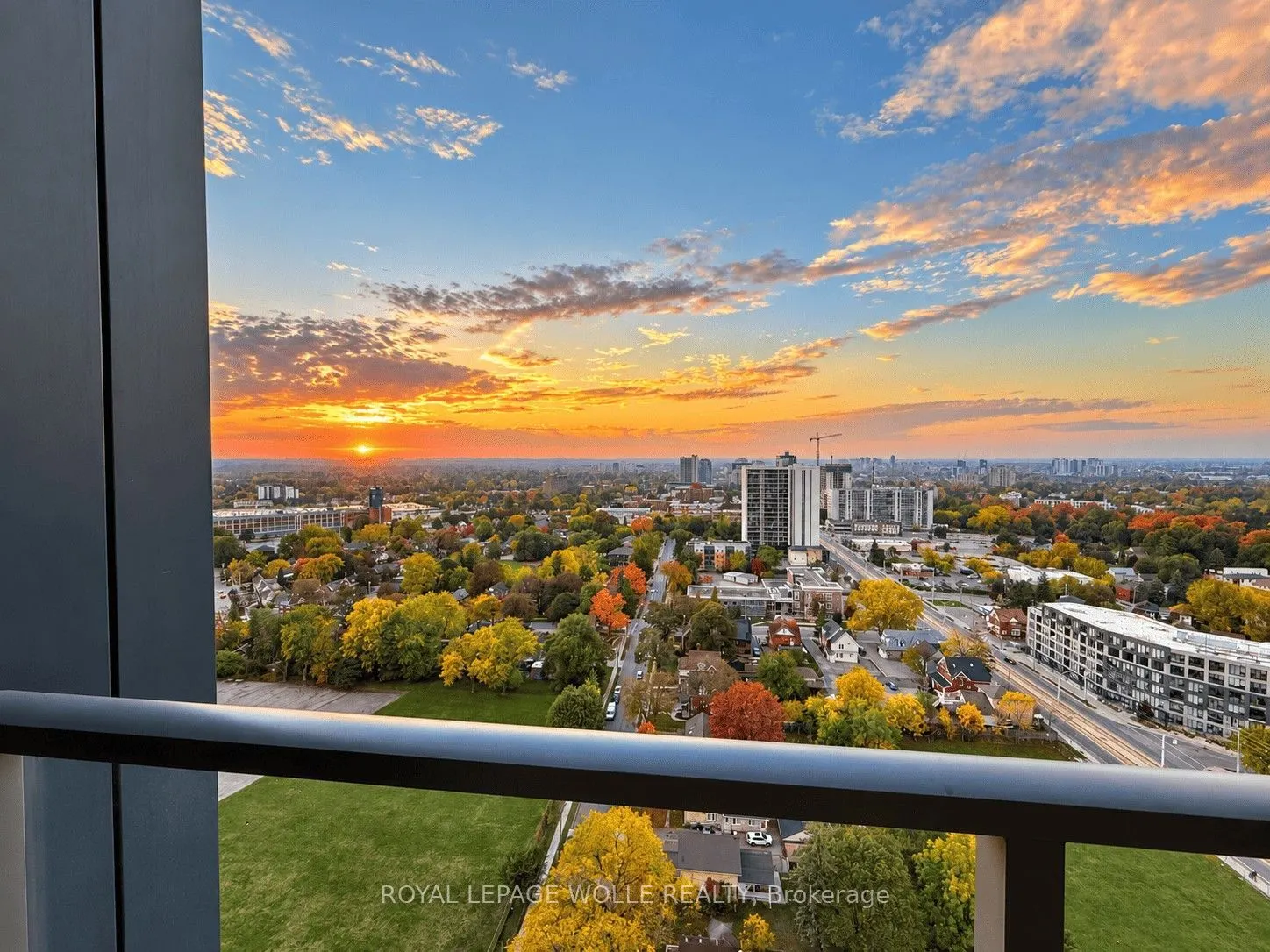 15 WELLINGTON Street S #2510