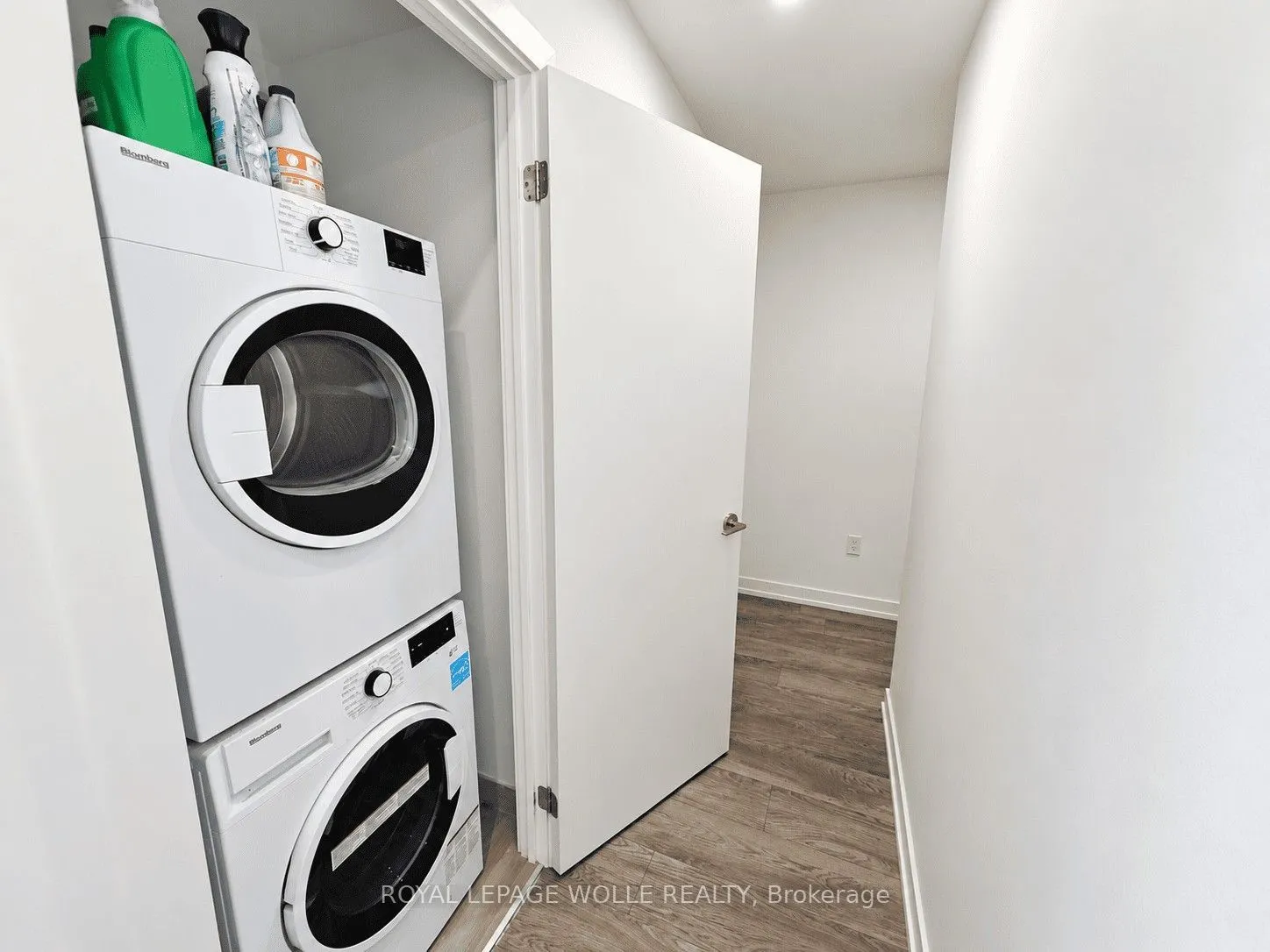 15 WELLINGTON Street S #2510