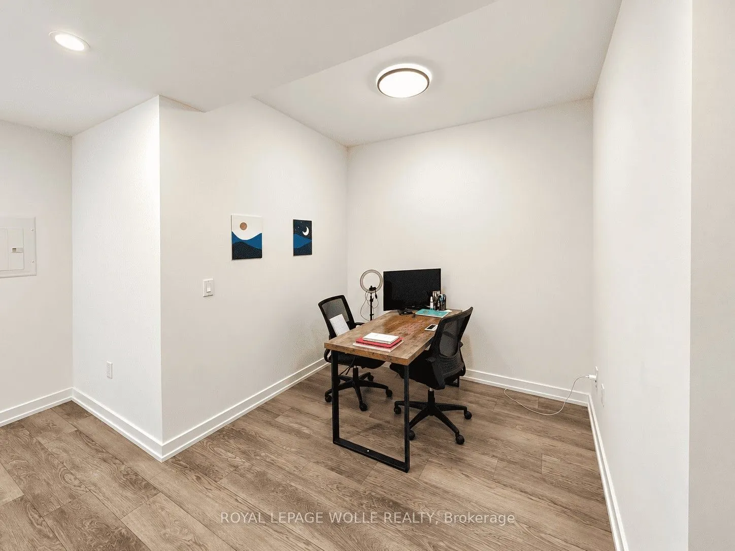 15 WELLINGTON Street S #2510