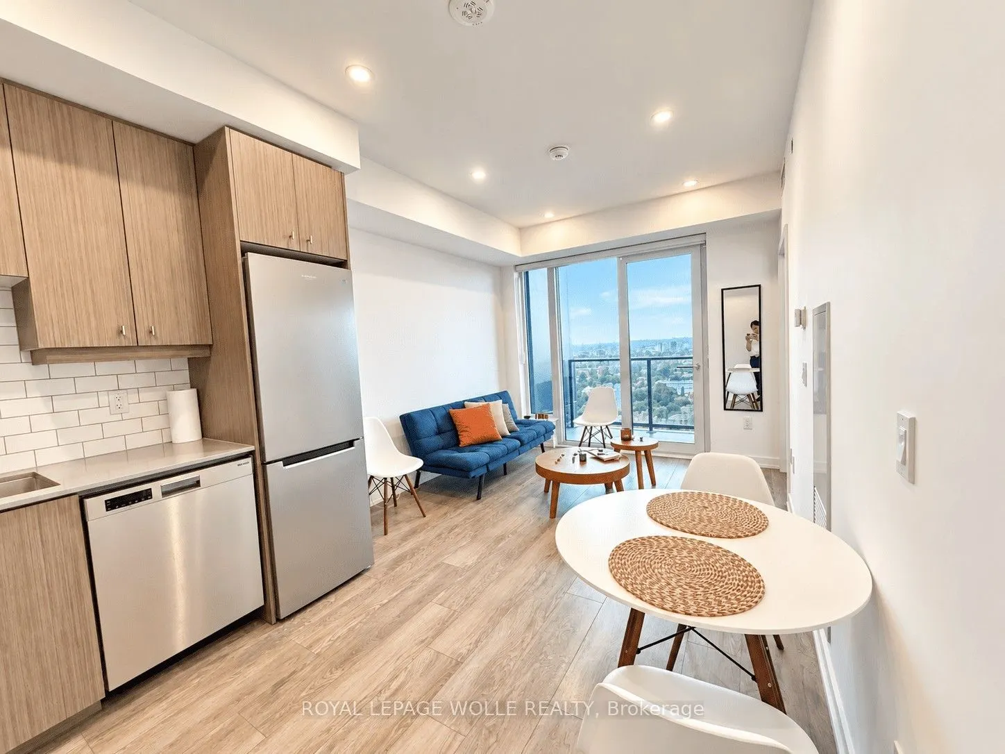 15 WELLINGTON Street S #2510
