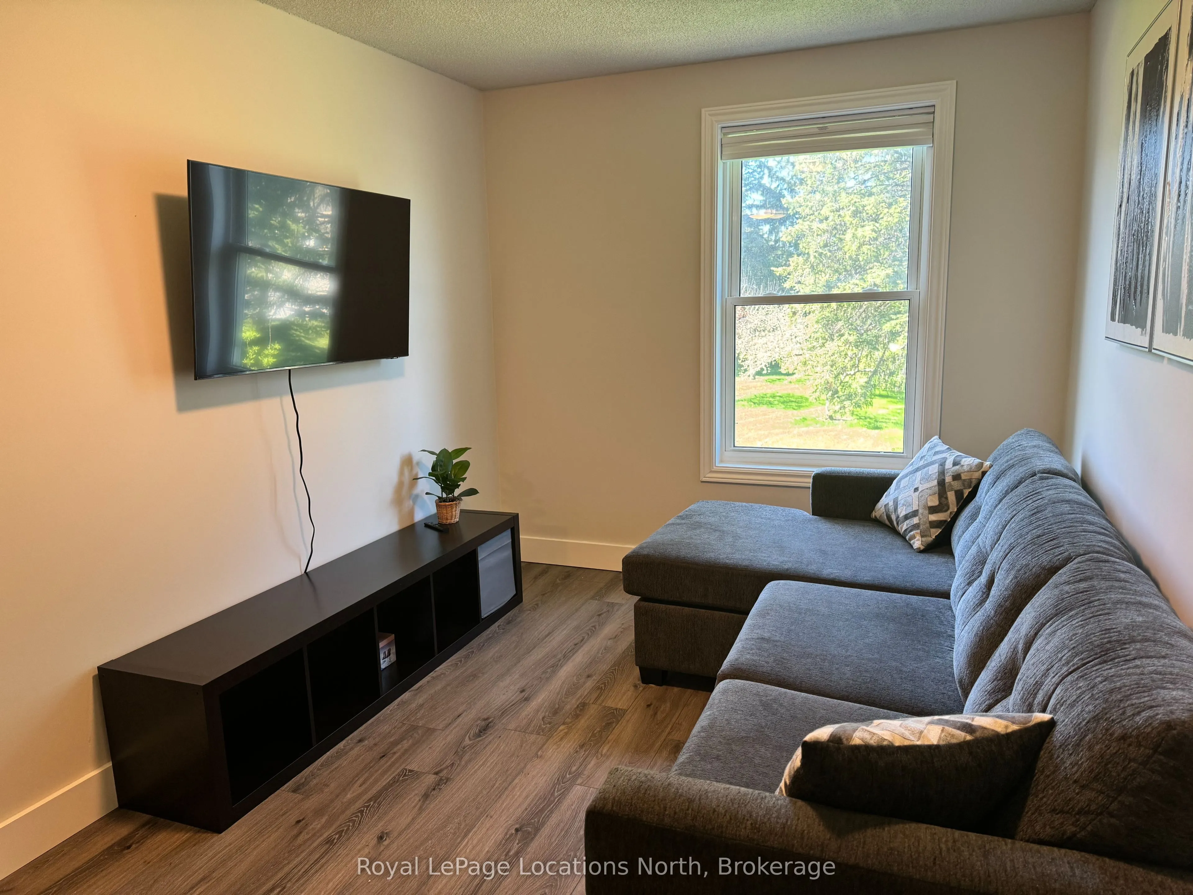 127 Alfred Street W #17