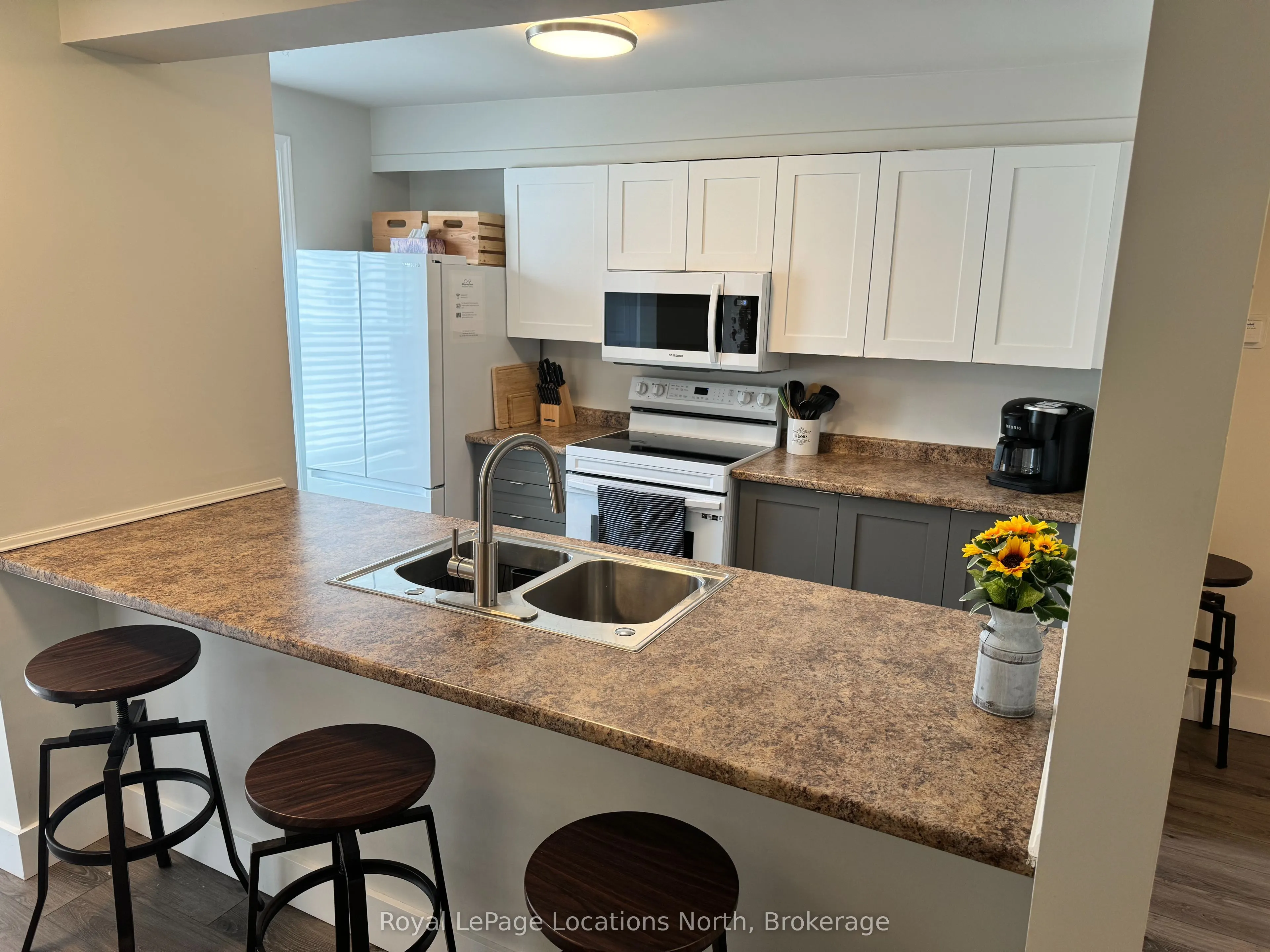 127 Alfred Street W #17