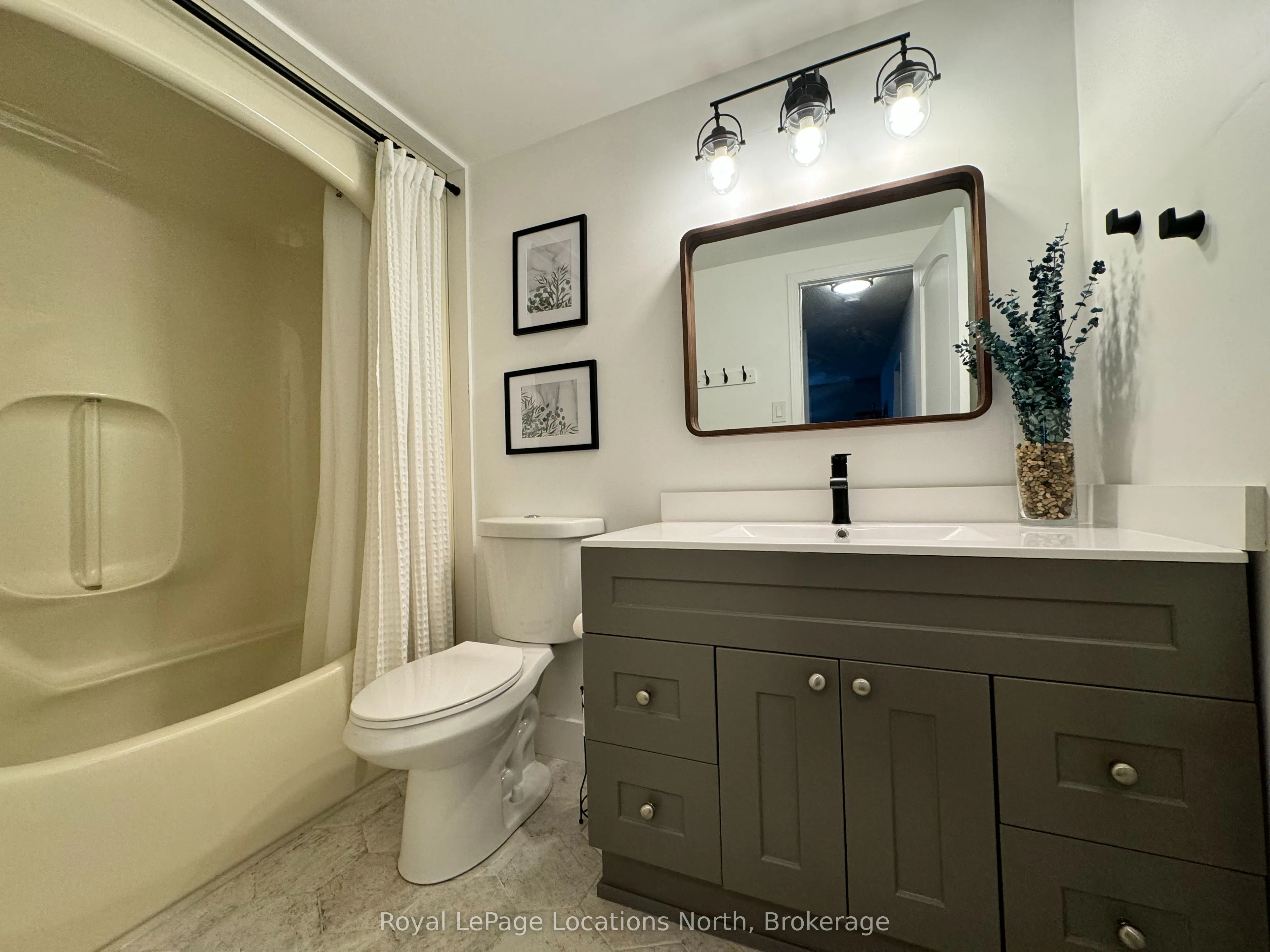 127 Alfred Street W #17