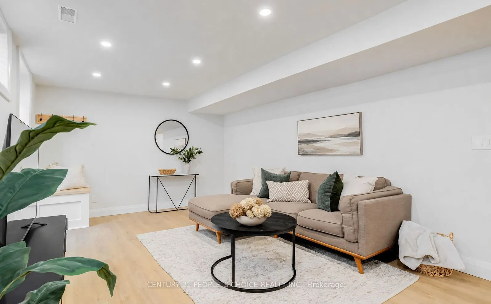 7 Carl Crescent