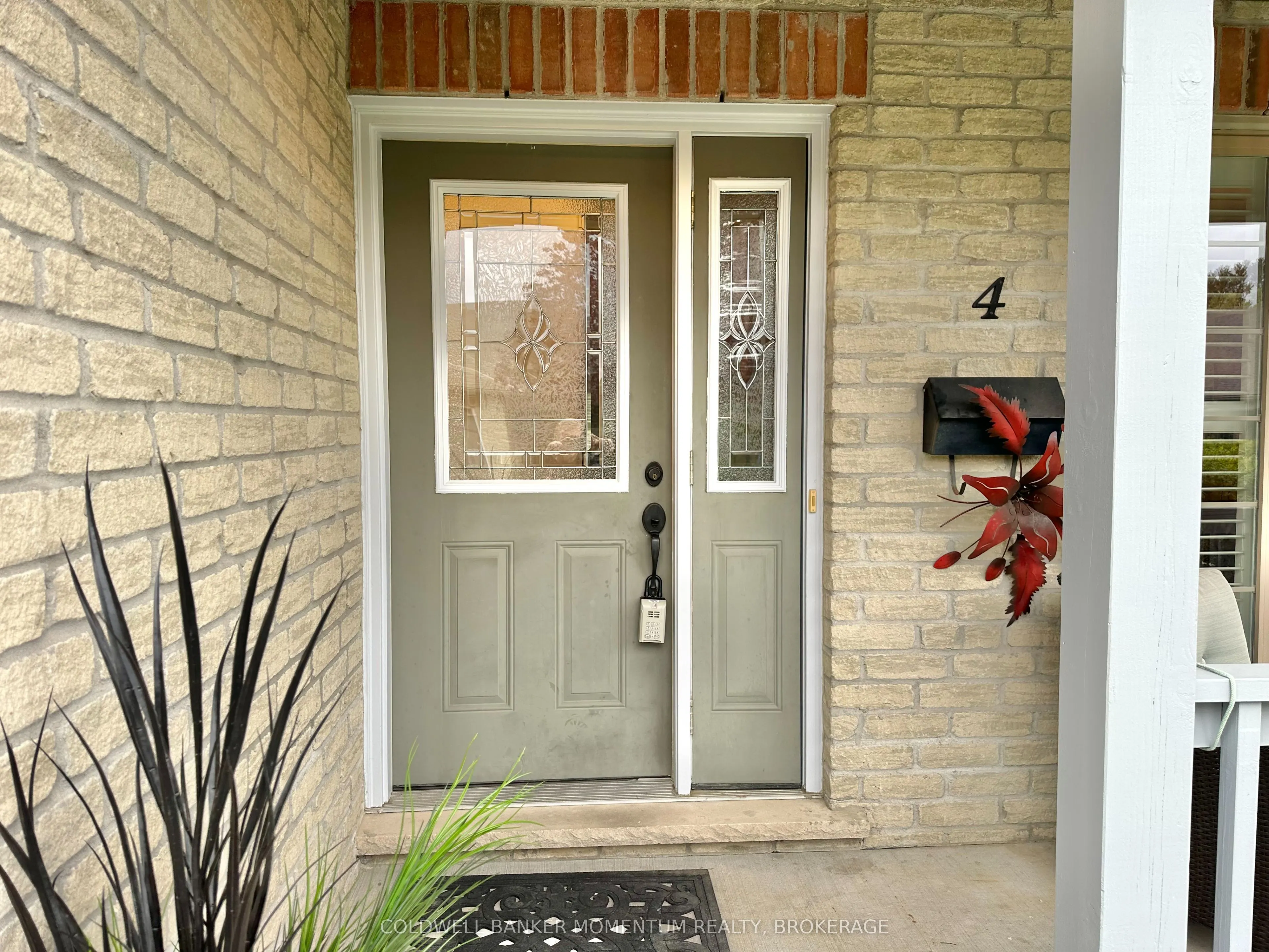 409 QUEEN Street #4