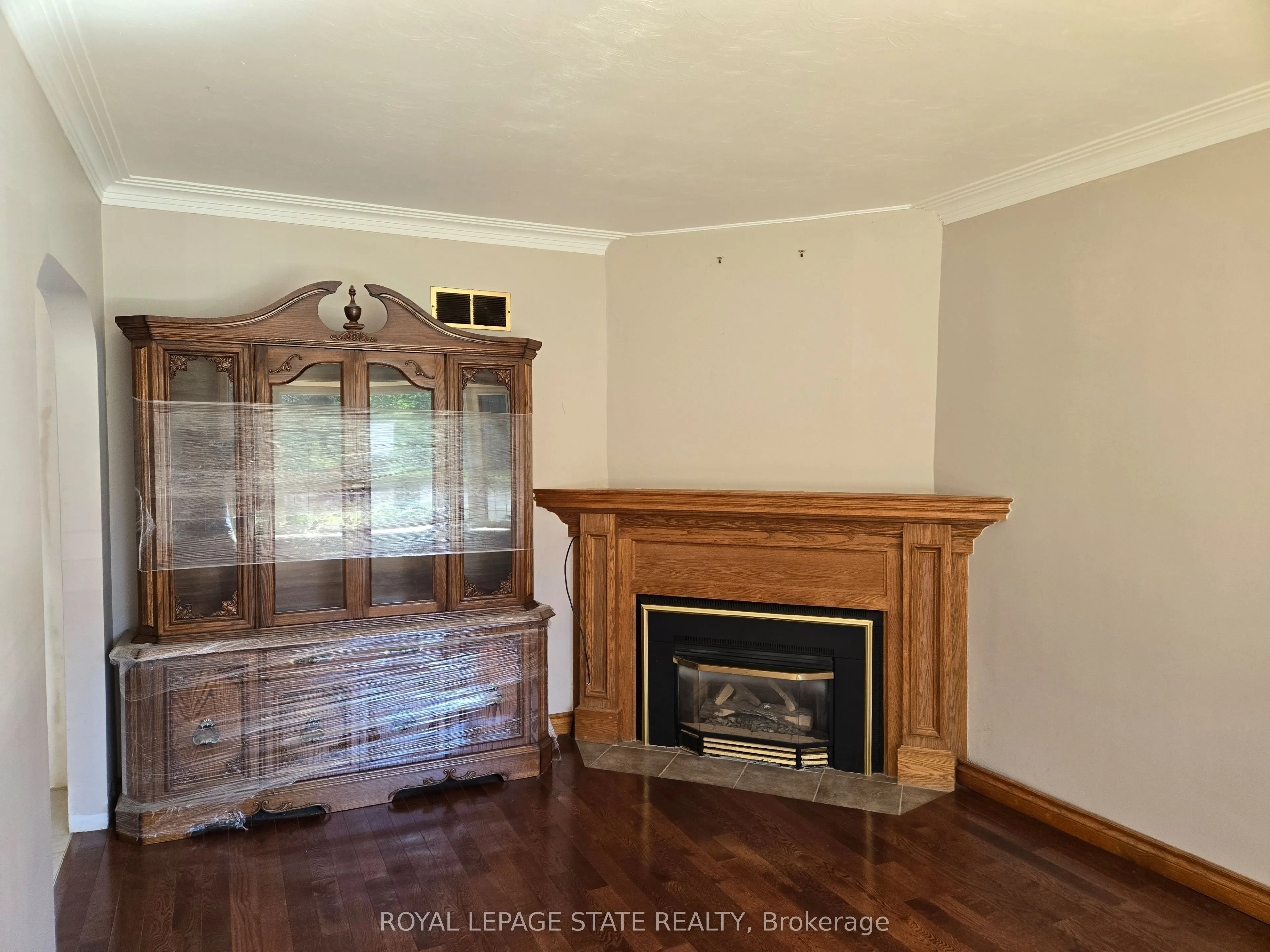538 Main Street W