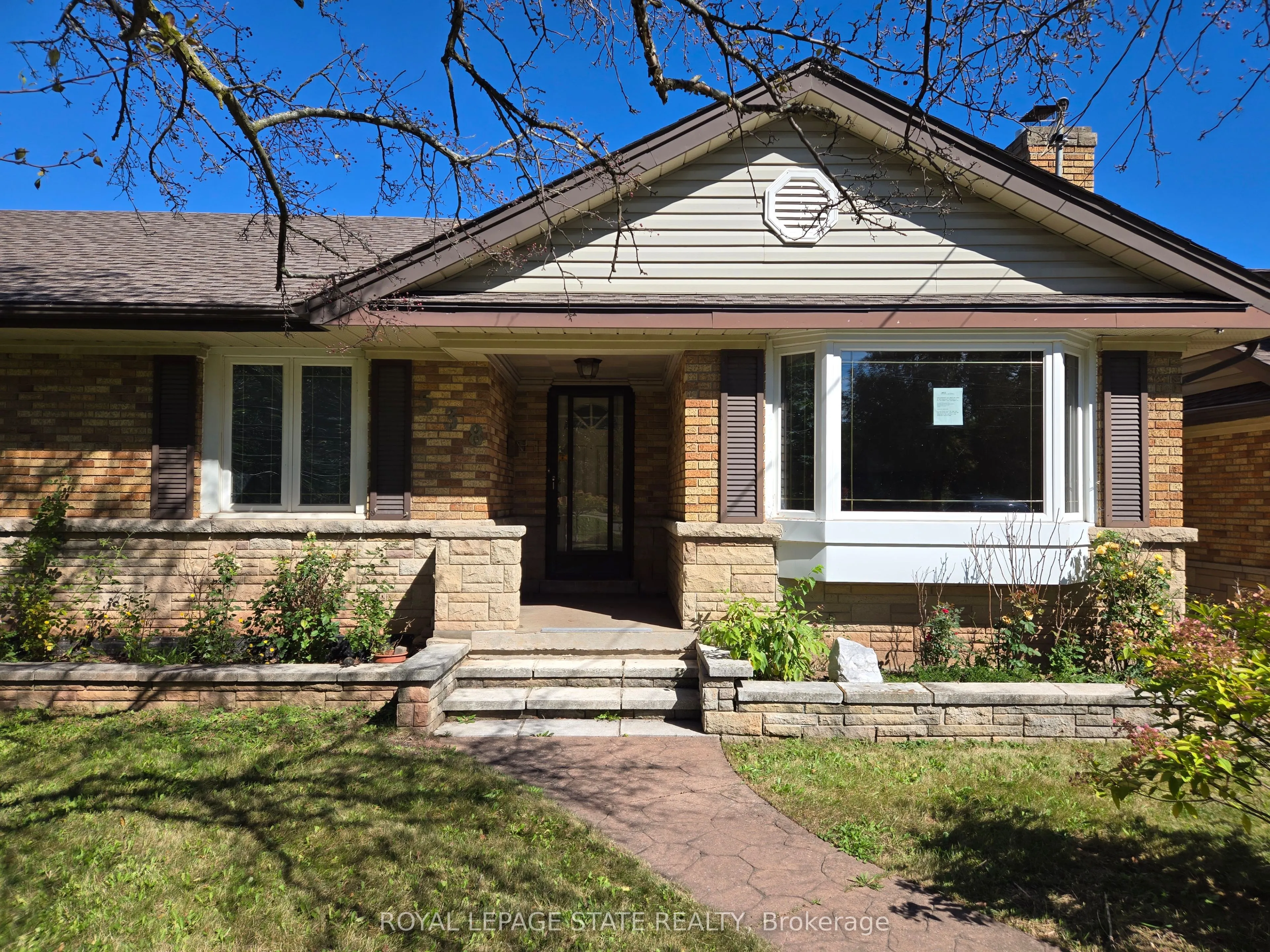 538 Main Street W