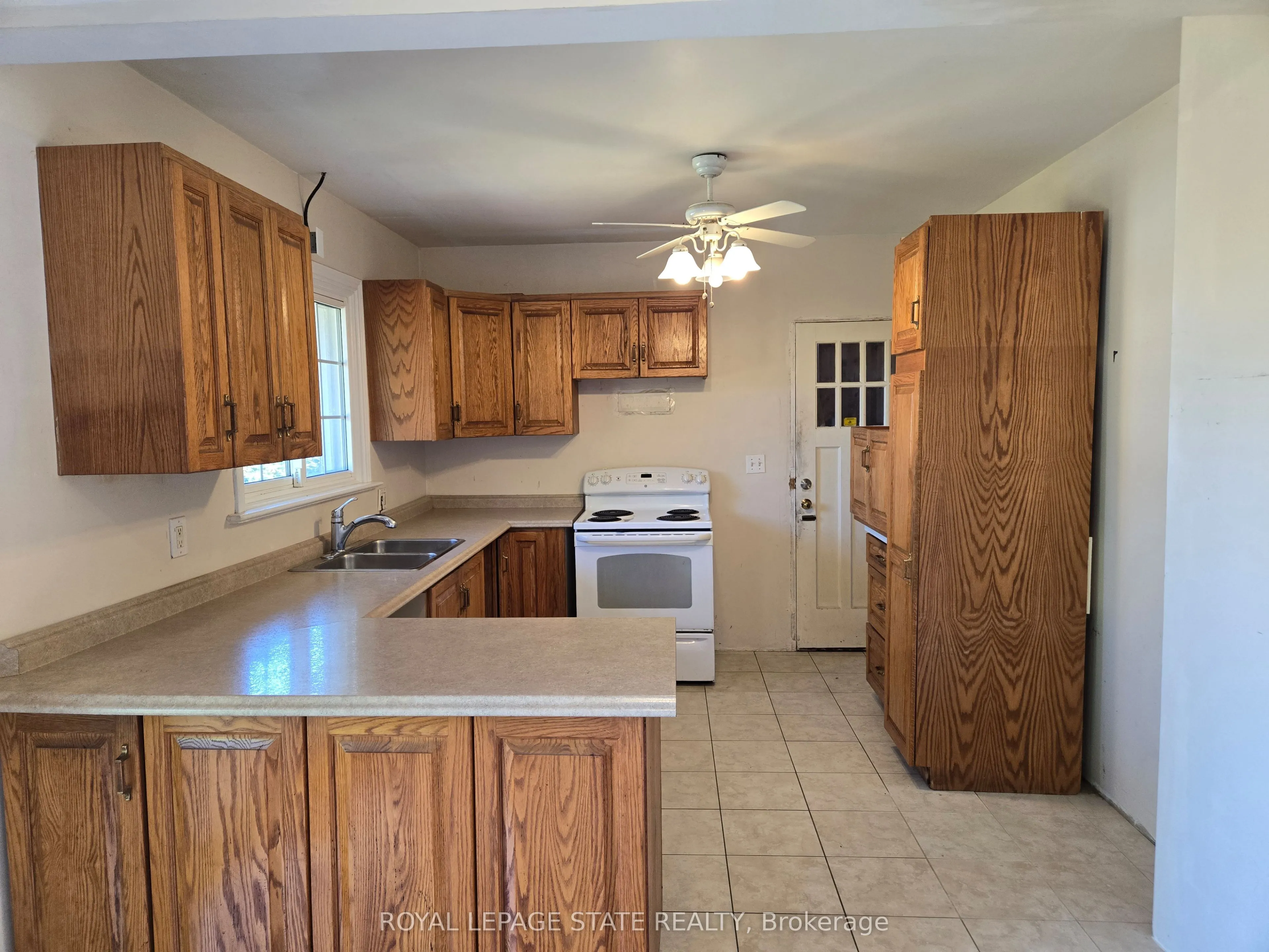 538 Main Street W