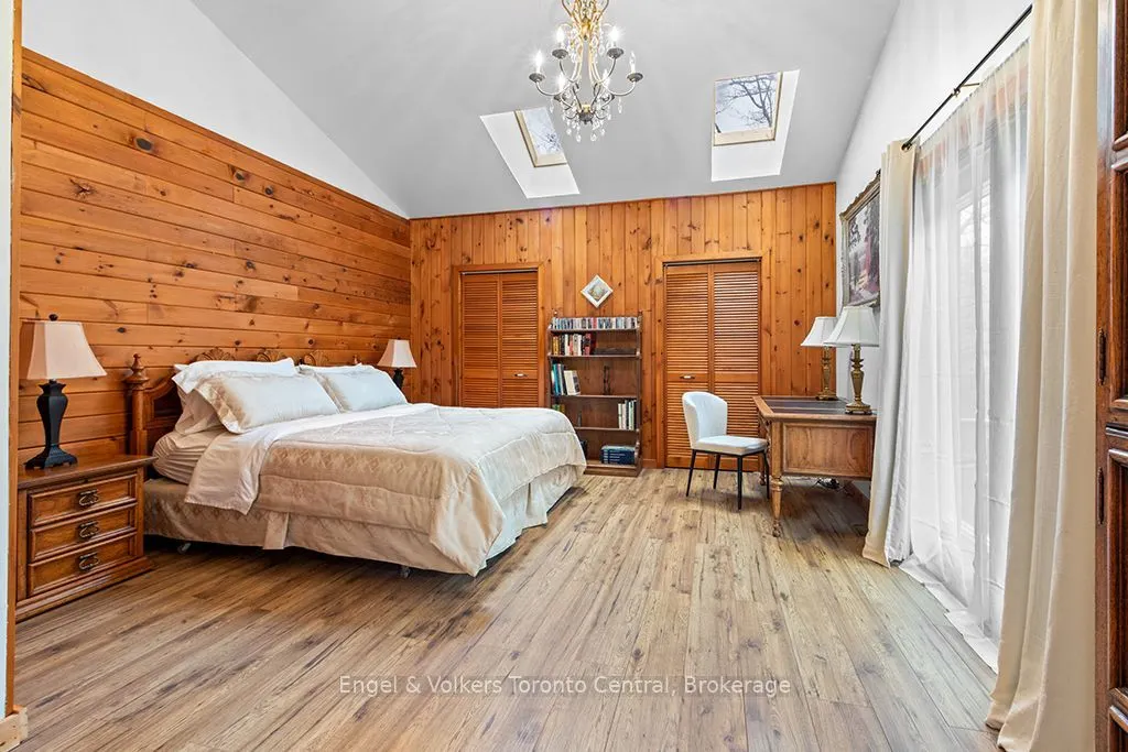 569263 Sideroad 6 Road
