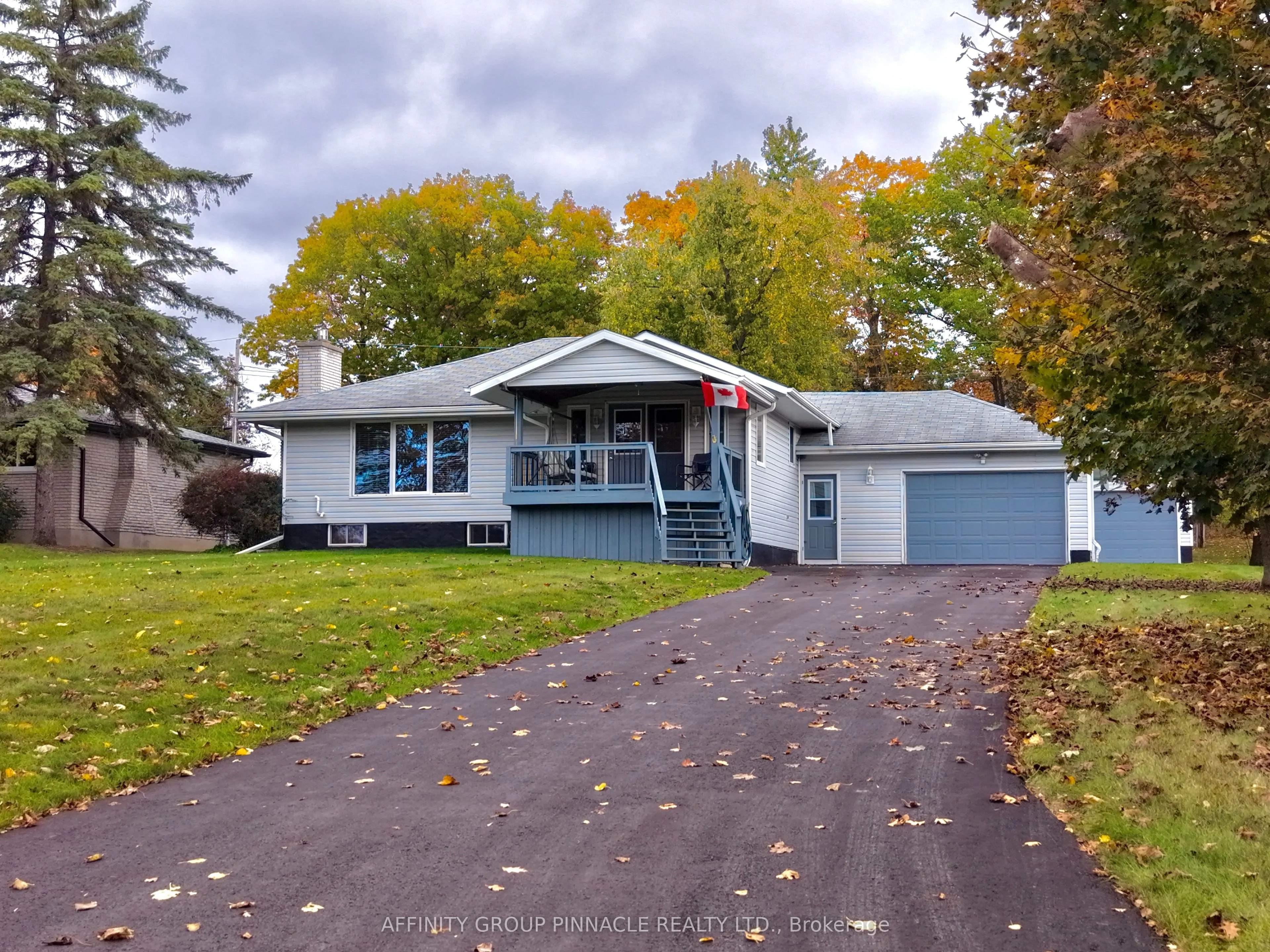 30 Cove Road