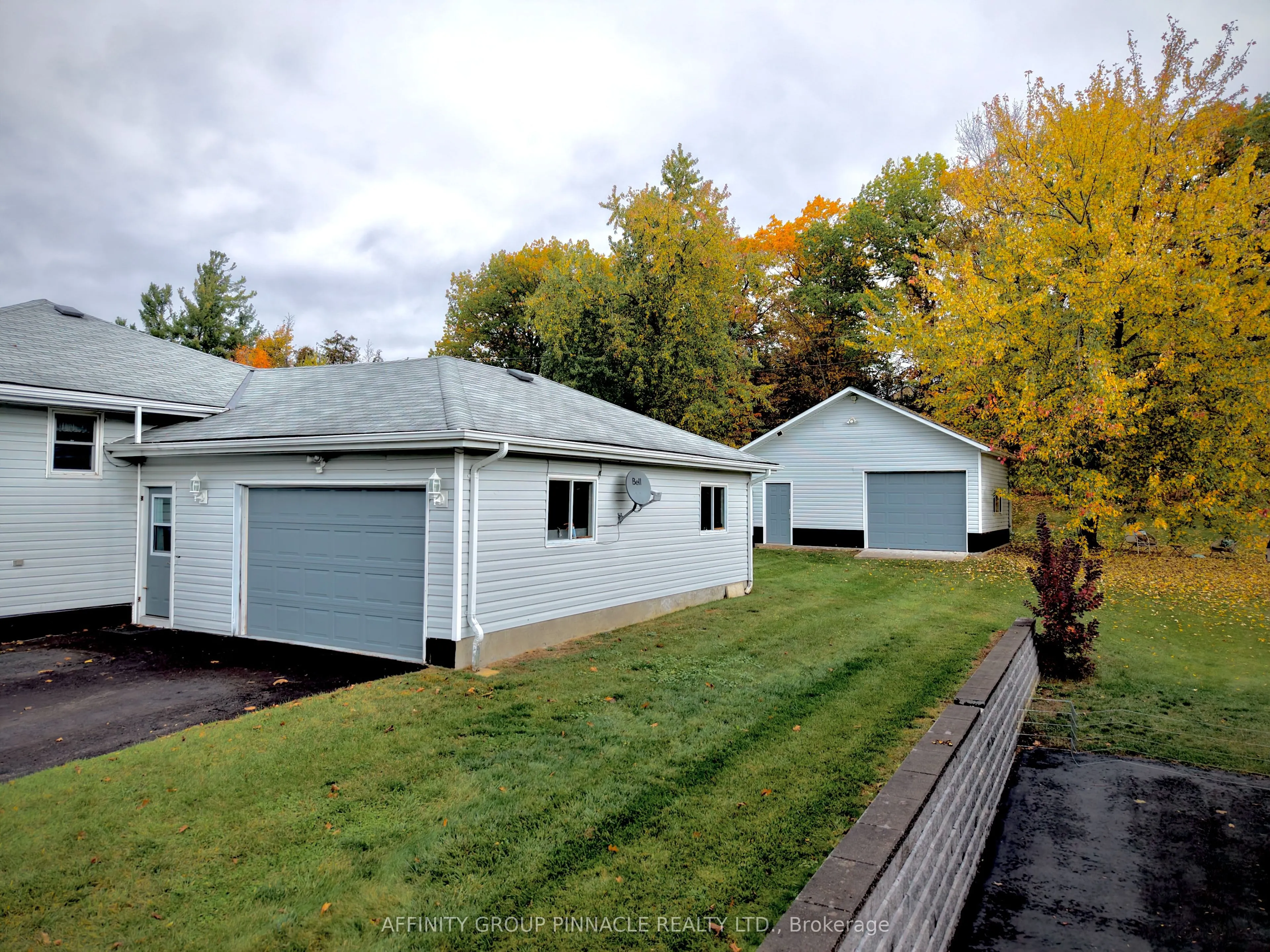 30 Cove Road