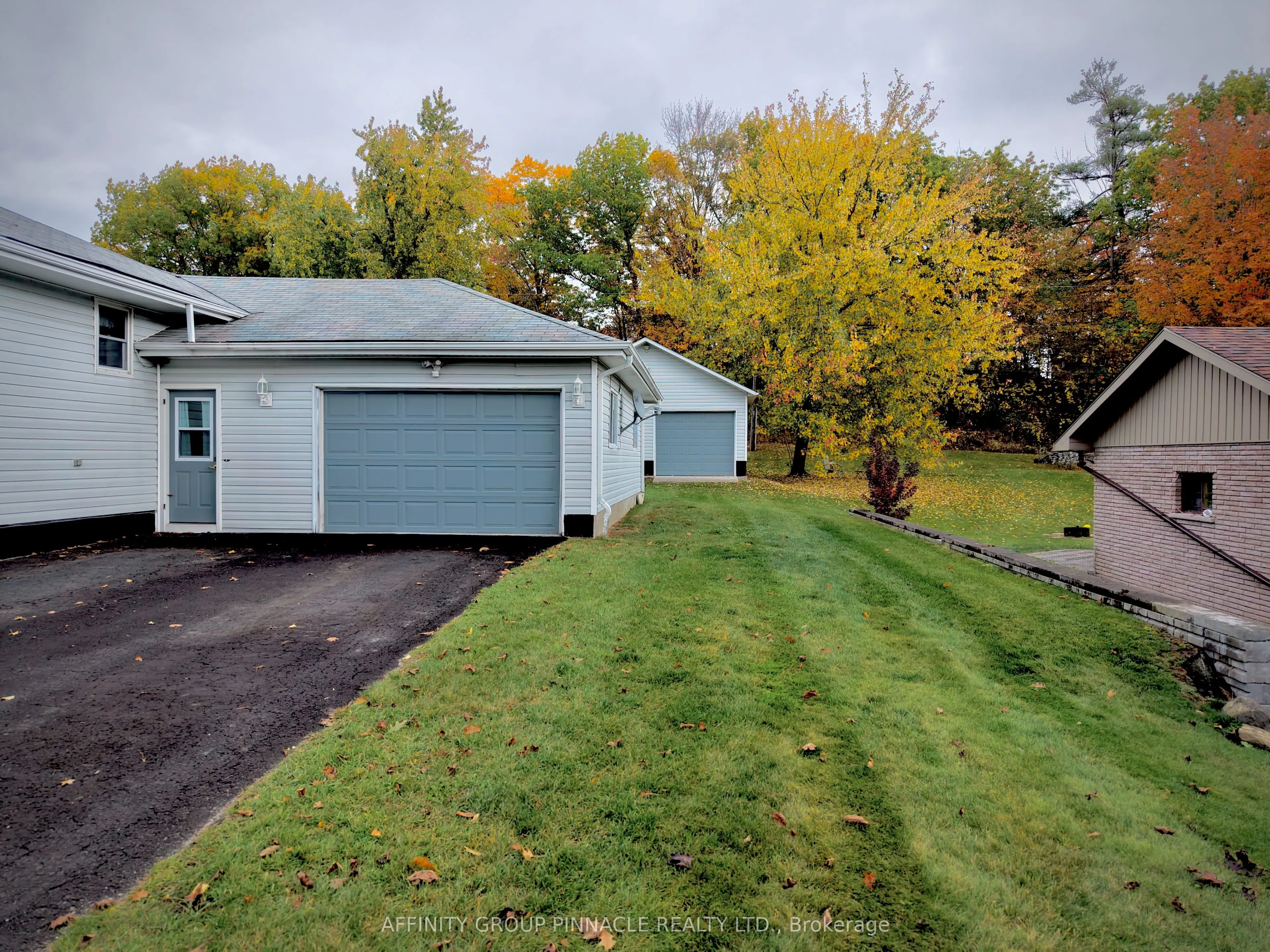 30 Cove Road