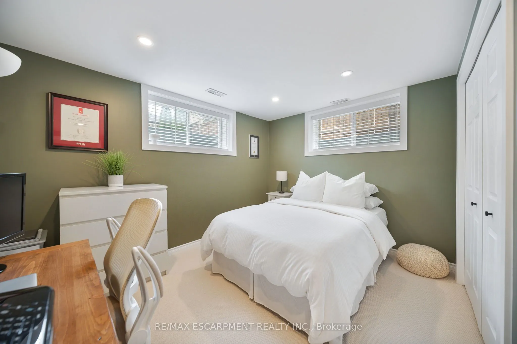 4 Basswood Road