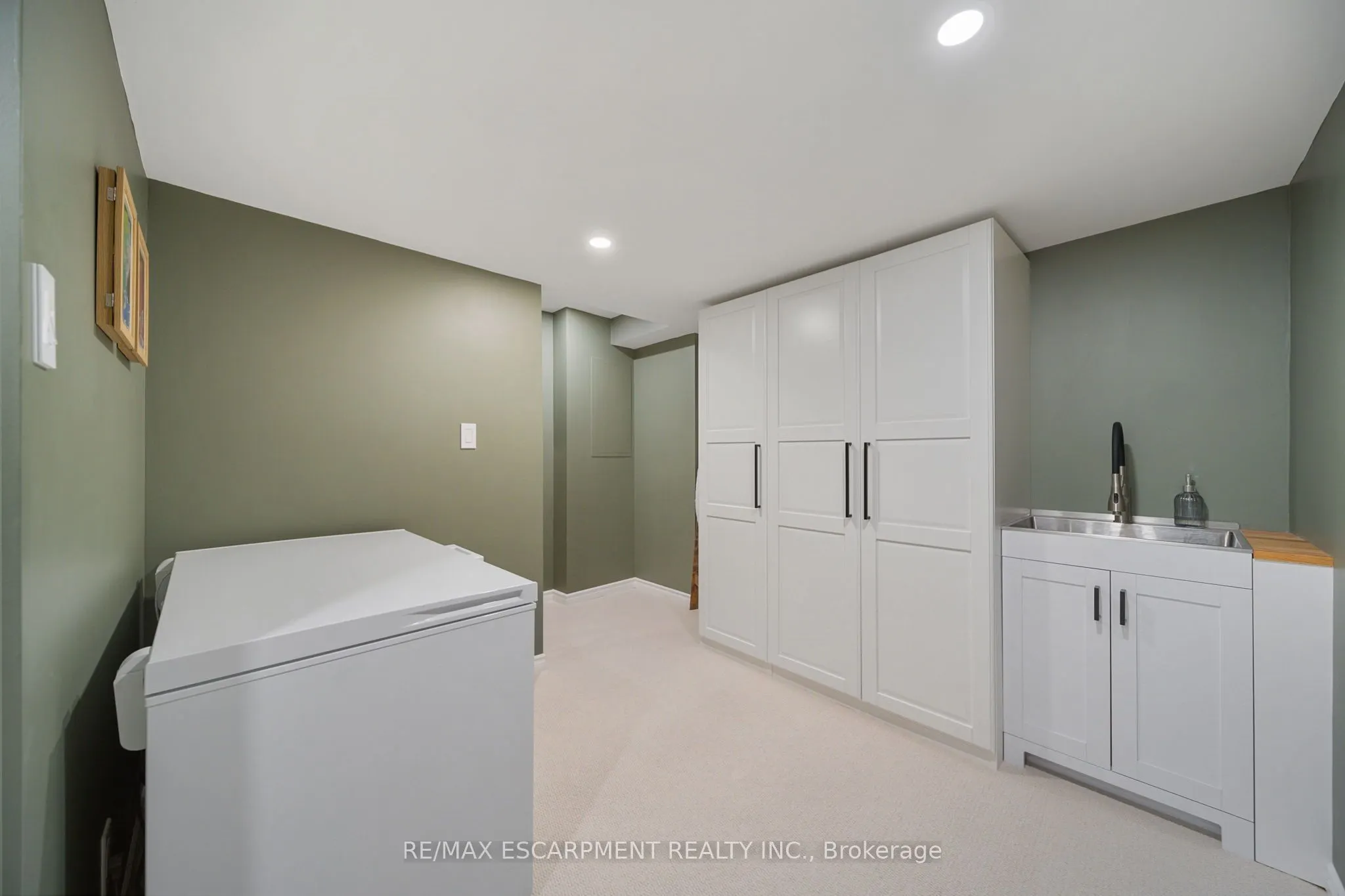 4 Basswood Road