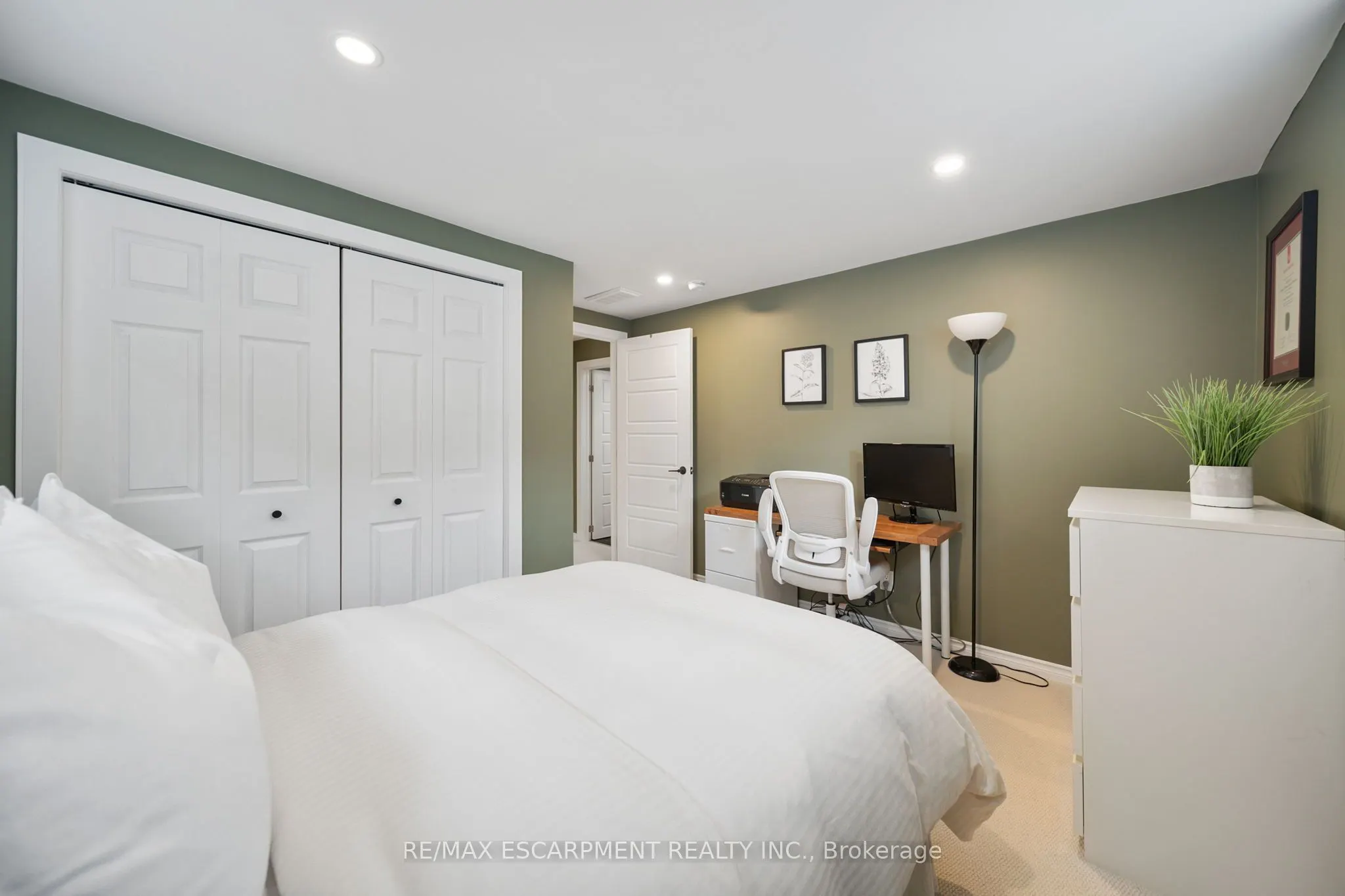 4 Basswood Road