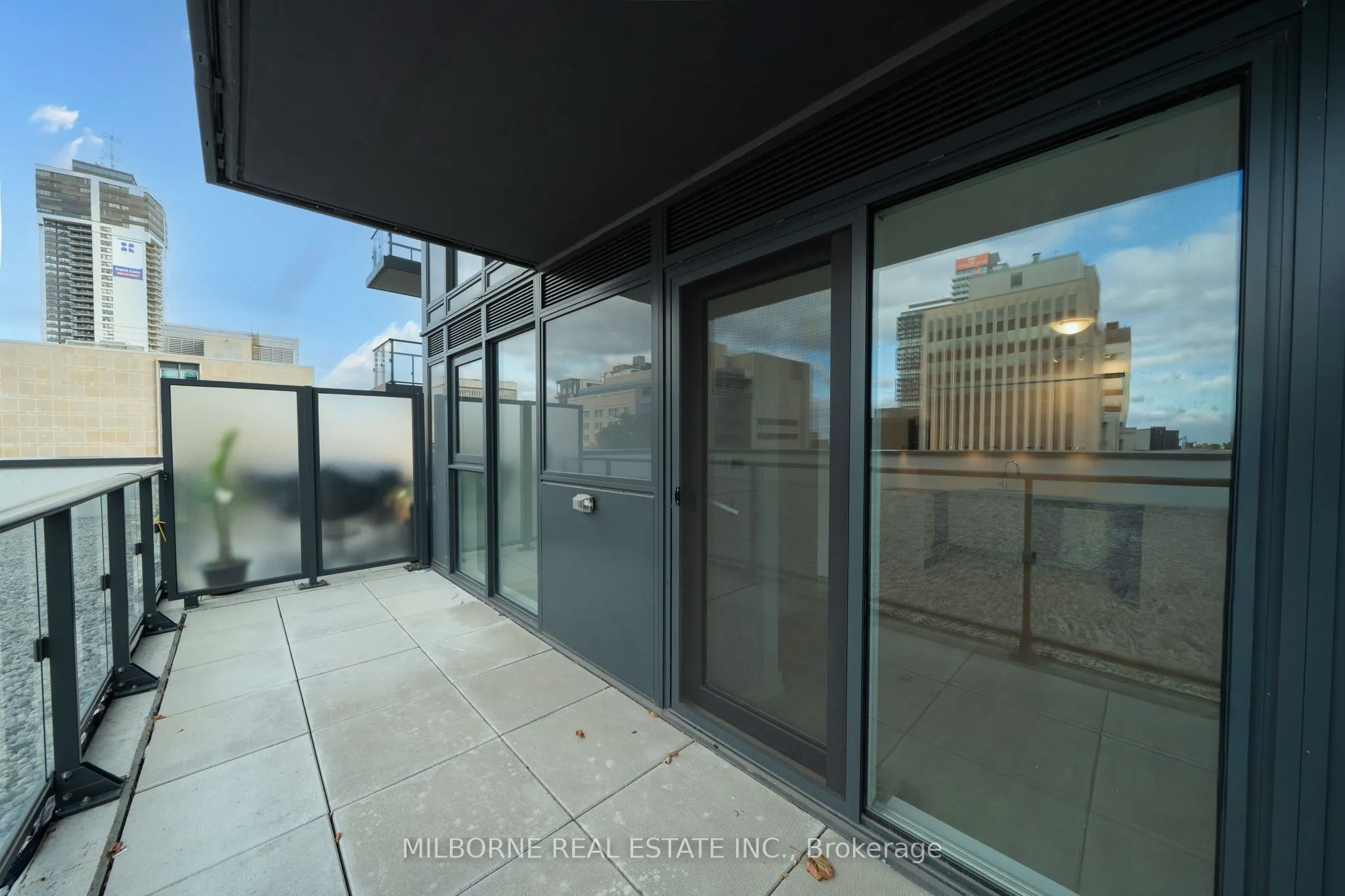 75 James Street S #513