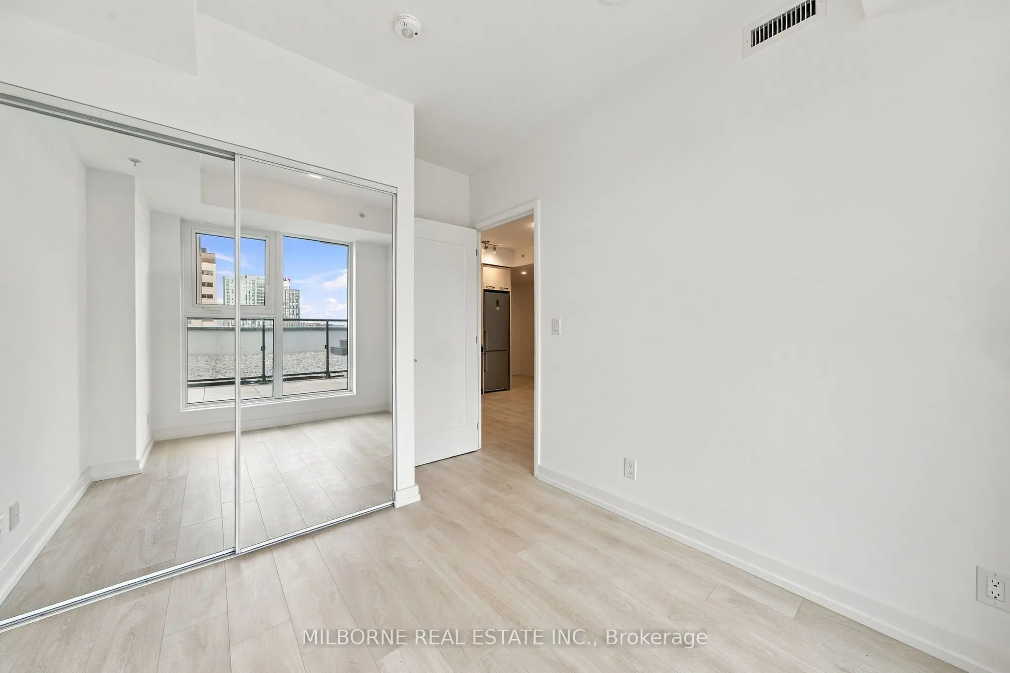 75 James Street S #513