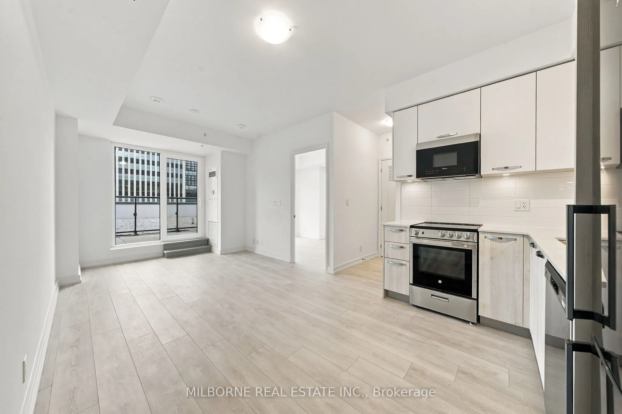 75 James Street S #513