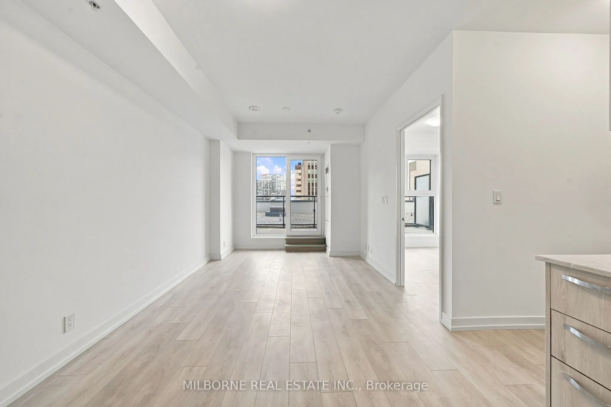 75 James Street S #513
