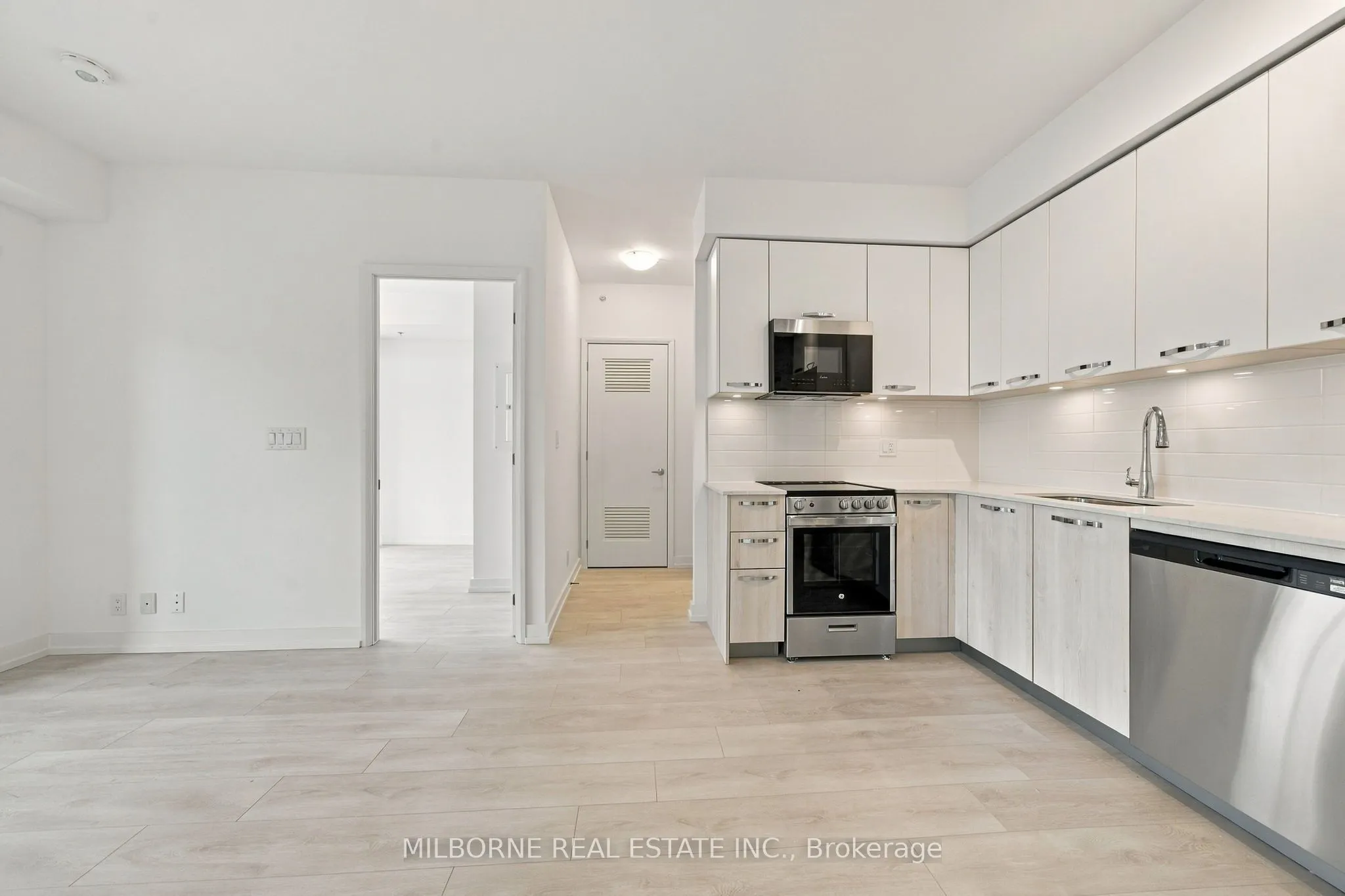 75 James Street S #513