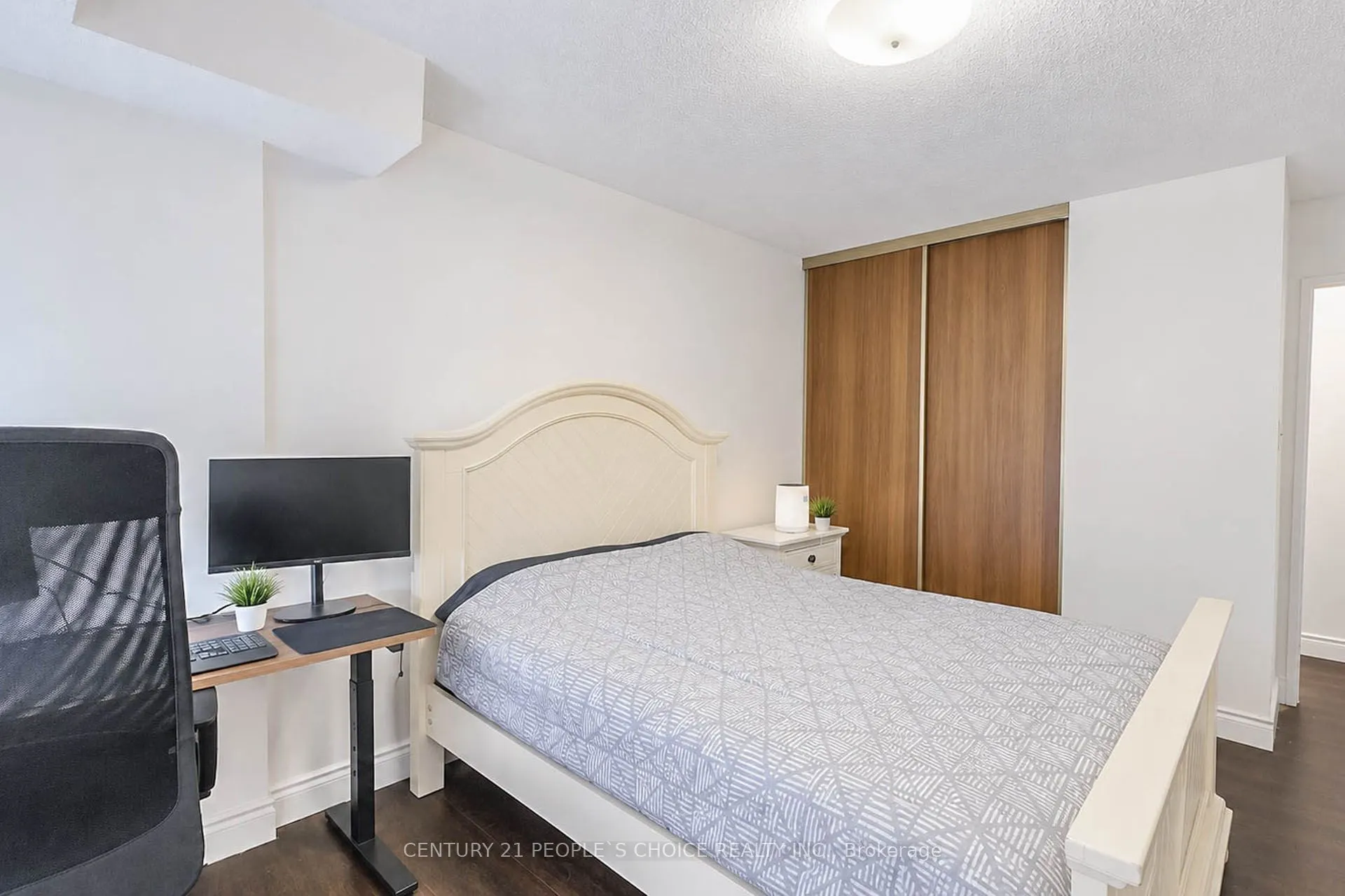 301 FRANCES Avenue #1203