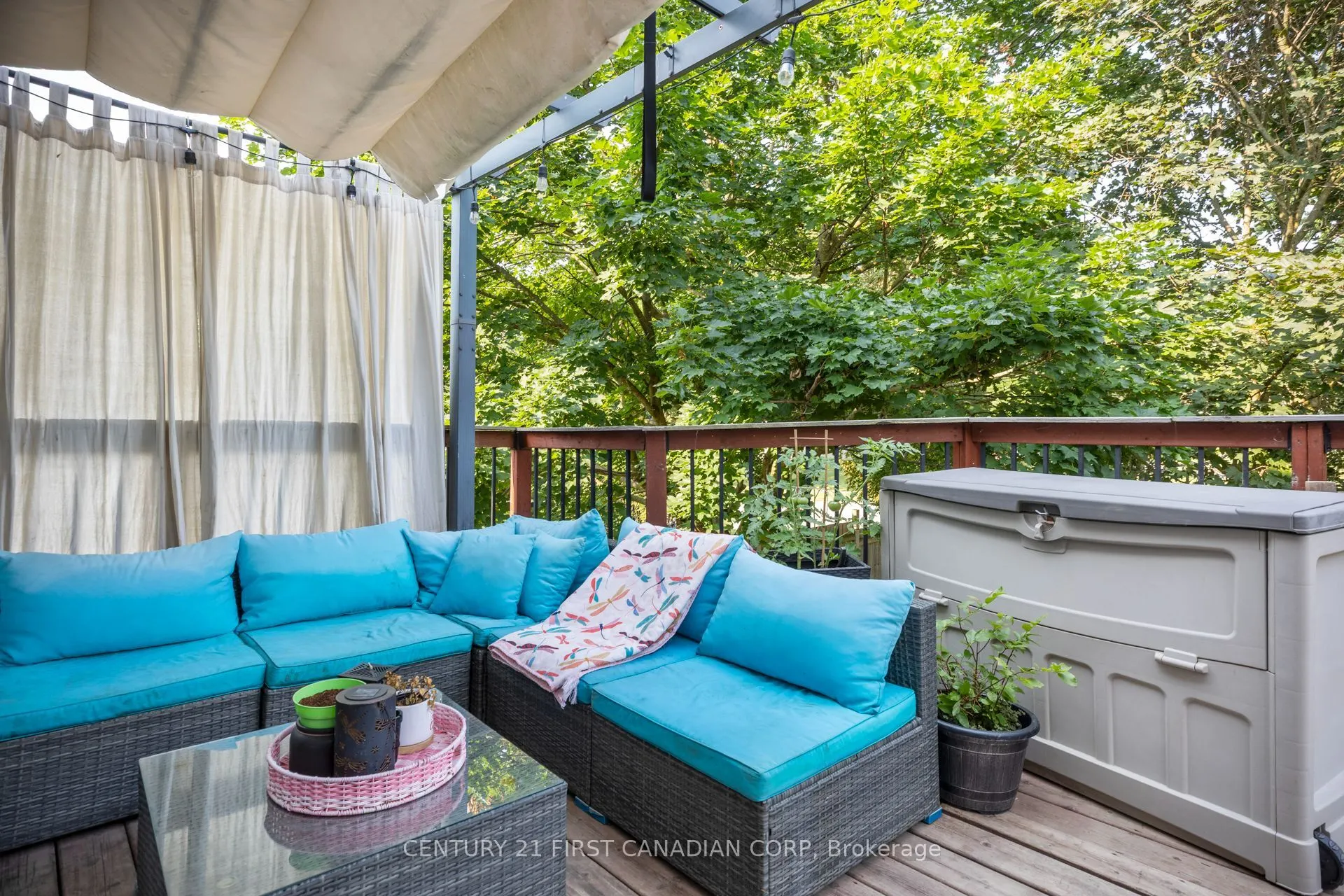 279 Oak Street