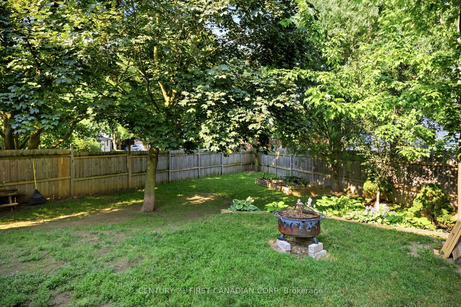 279 Oak Street