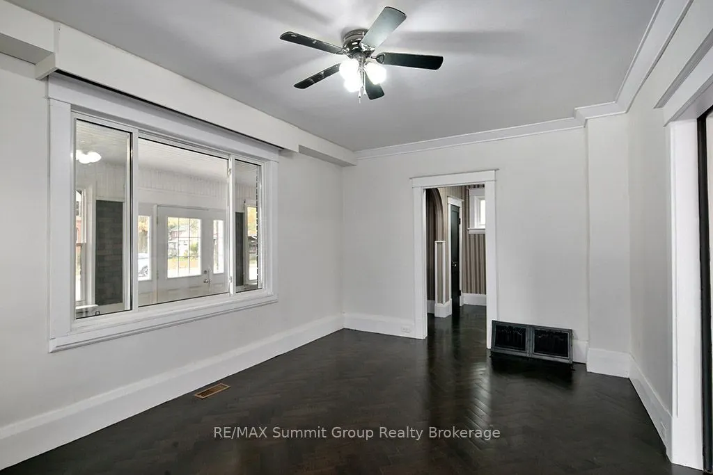 151 Main Street E