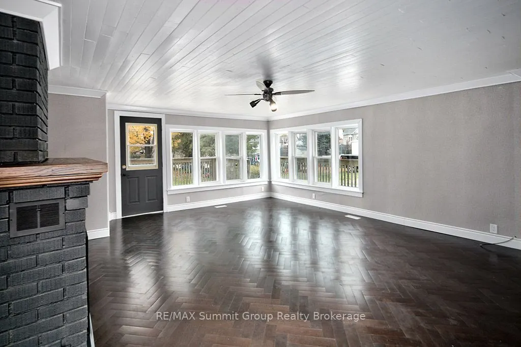 151 Main Street E