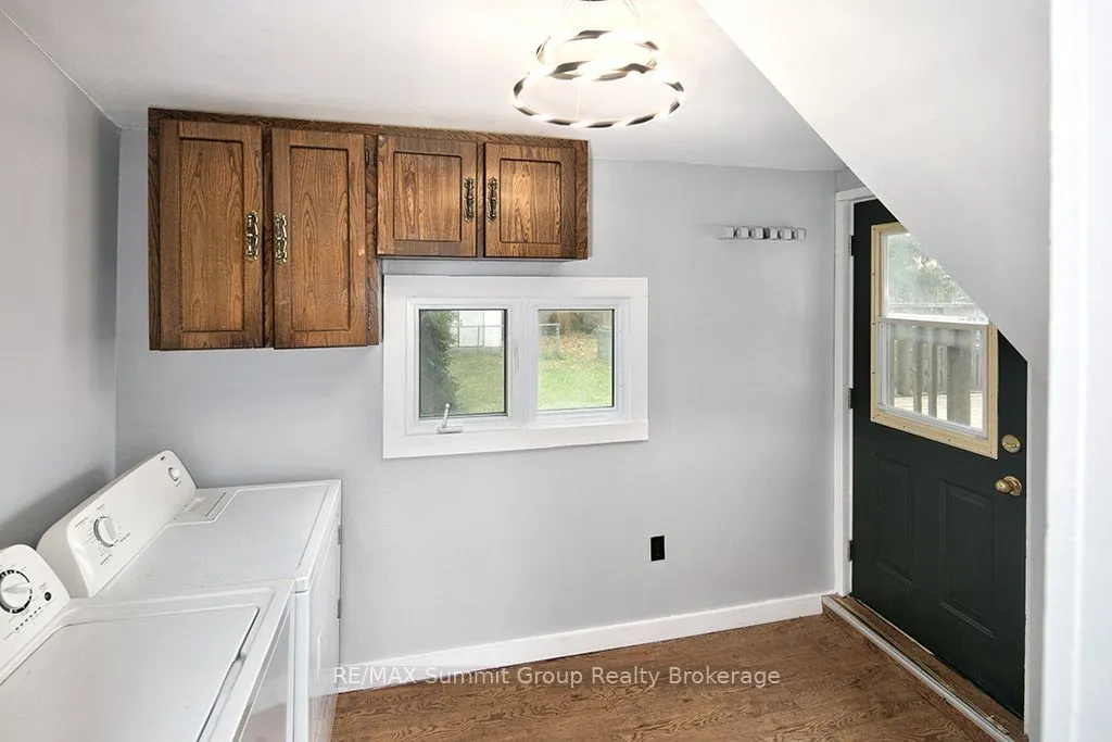 151 Main Street E