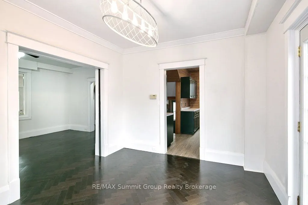 151 Main Street E