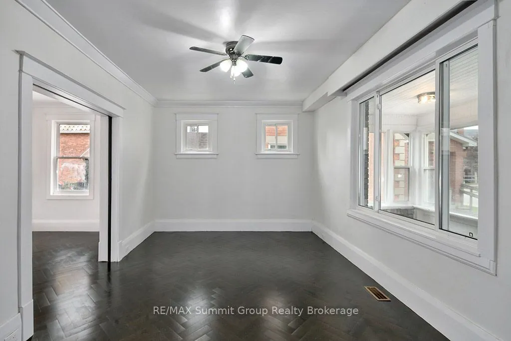 151 Main Street E