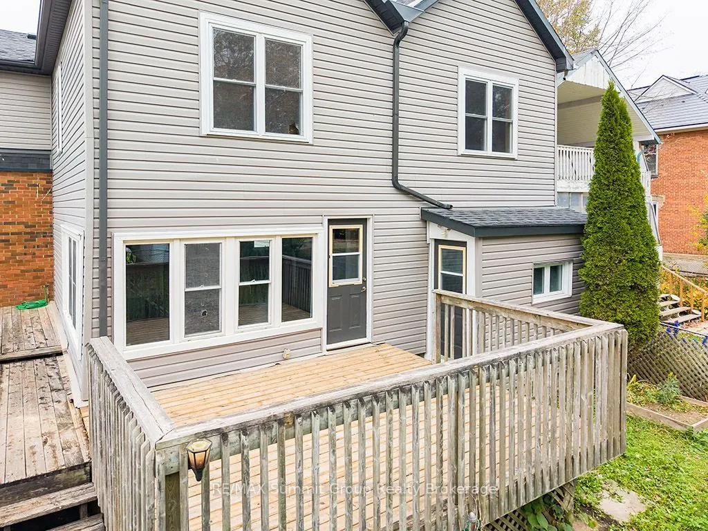 151 Main Street E
