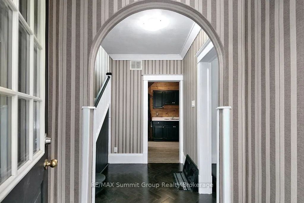 151 Main Street E