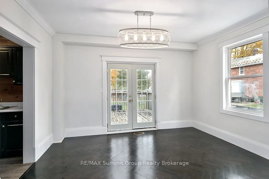 151 Main Street E