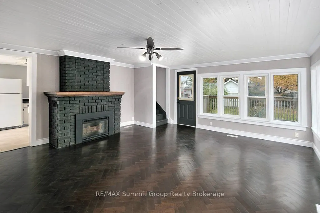 151 Main Street E