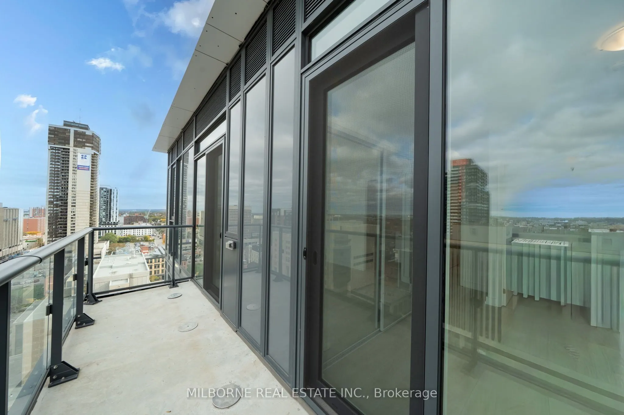 75 James Street S #1511