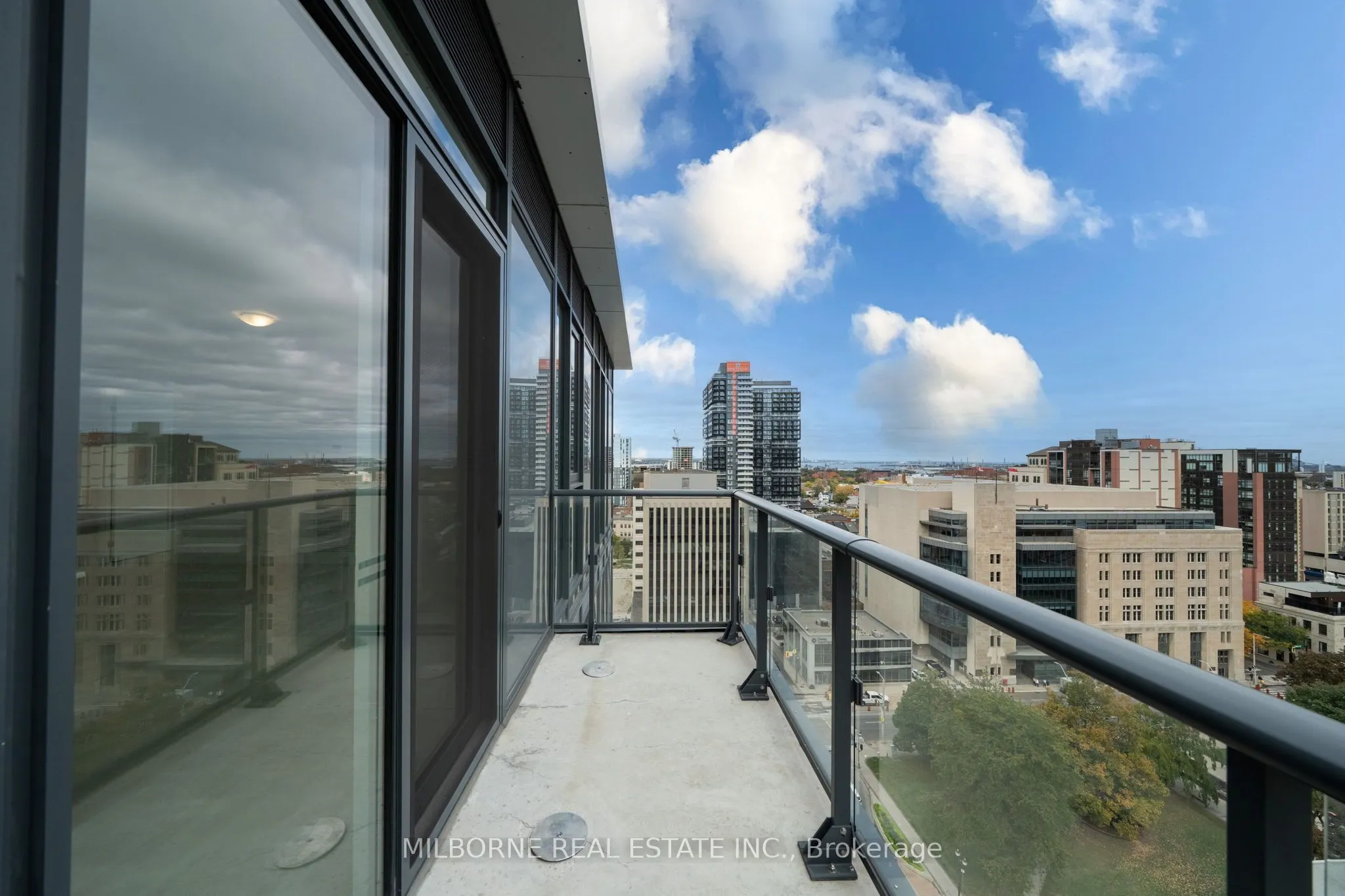 75 James Street S #1511