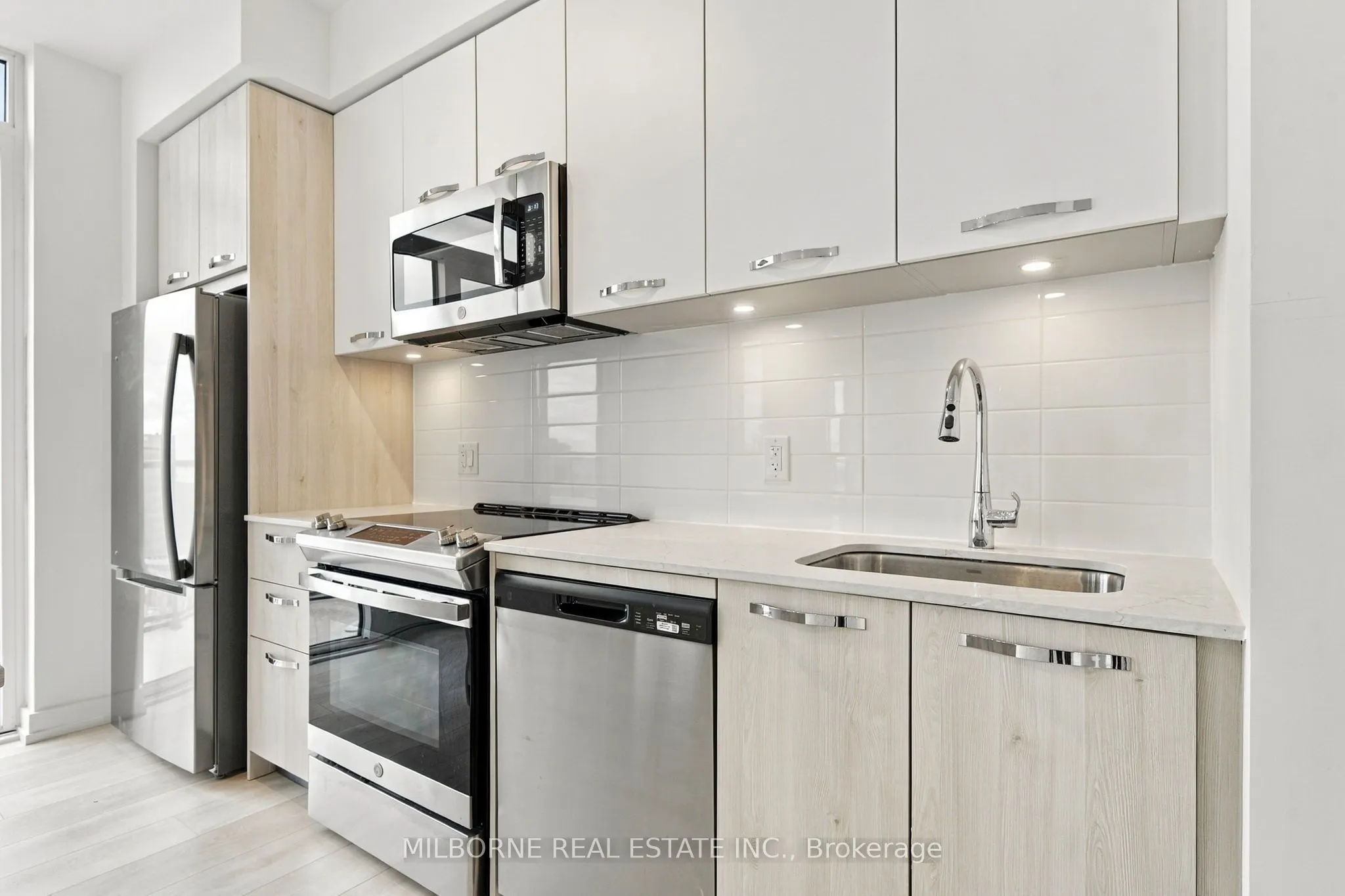 75 James Street S #1511