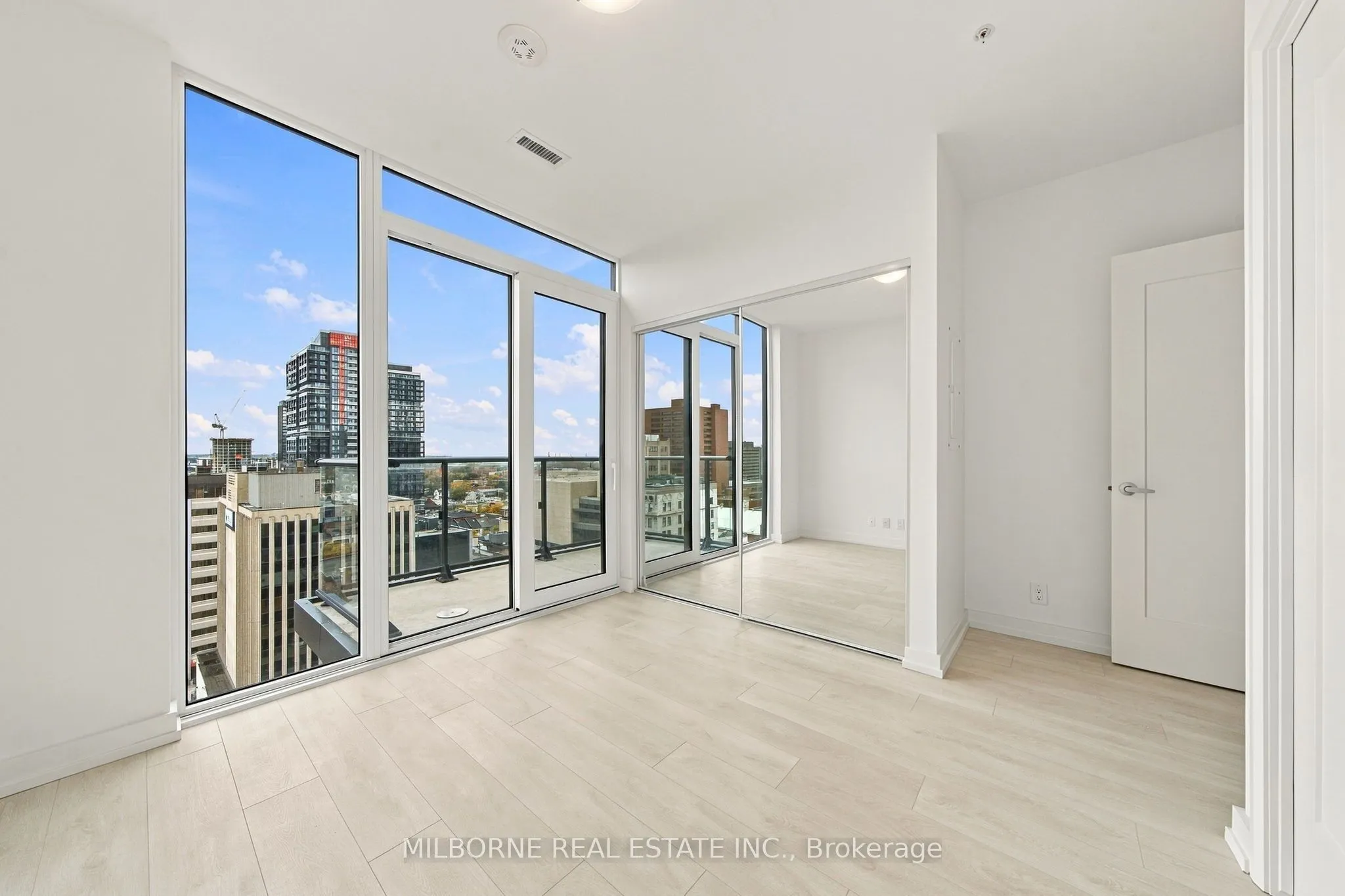 75 James Street S #1511