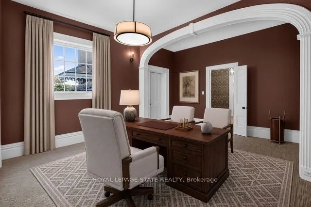 262 Main Street W