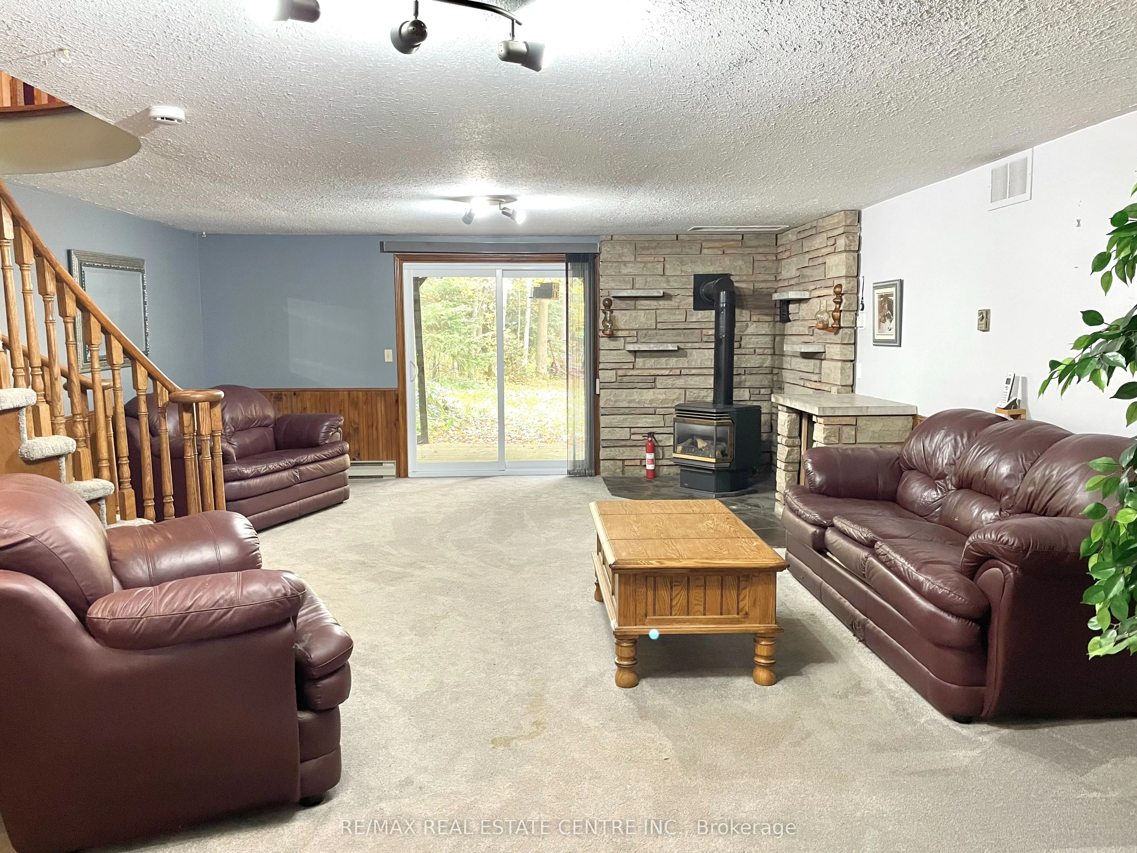 485471 30 Side Road